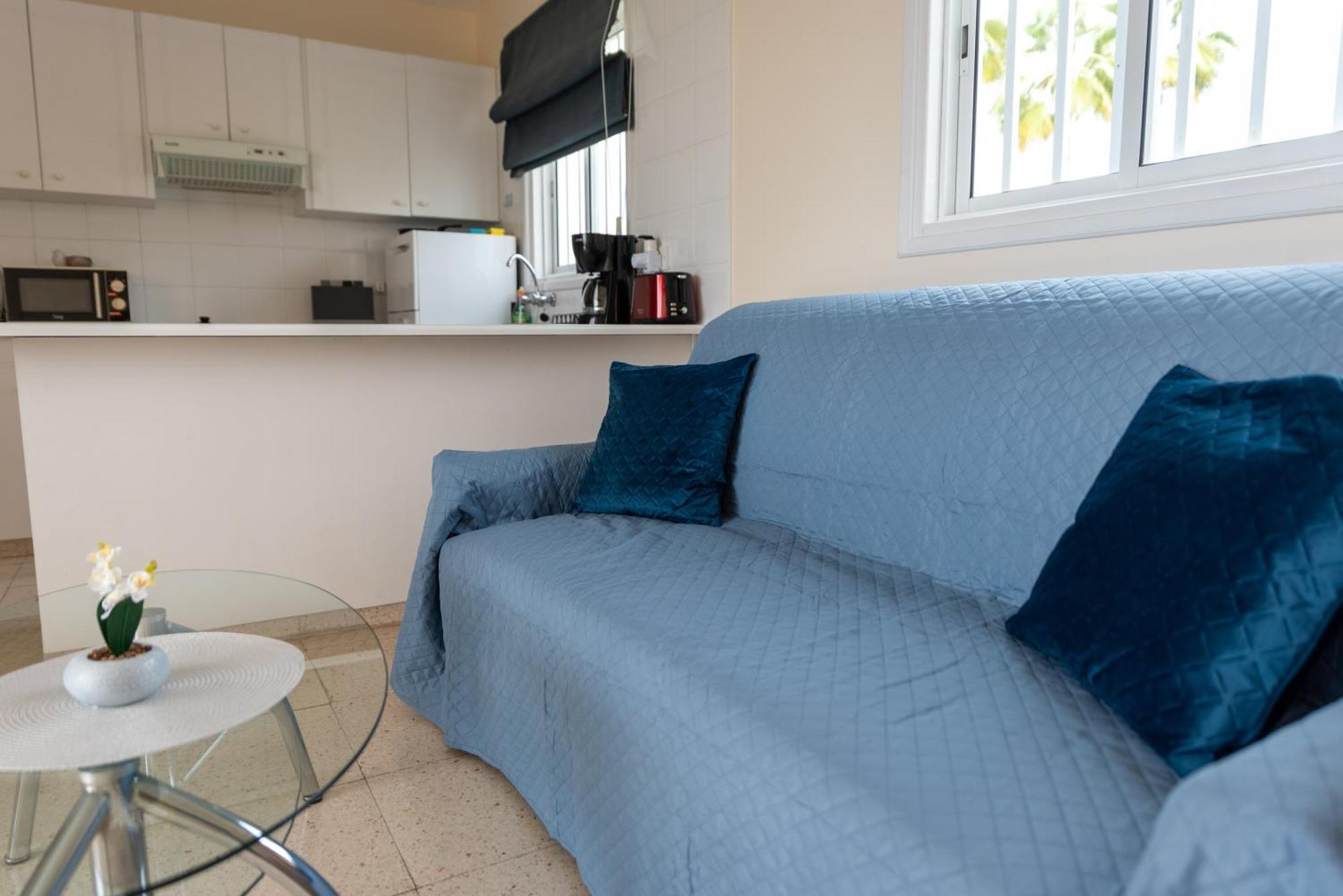 Sea View In Coral Bay Apartment *