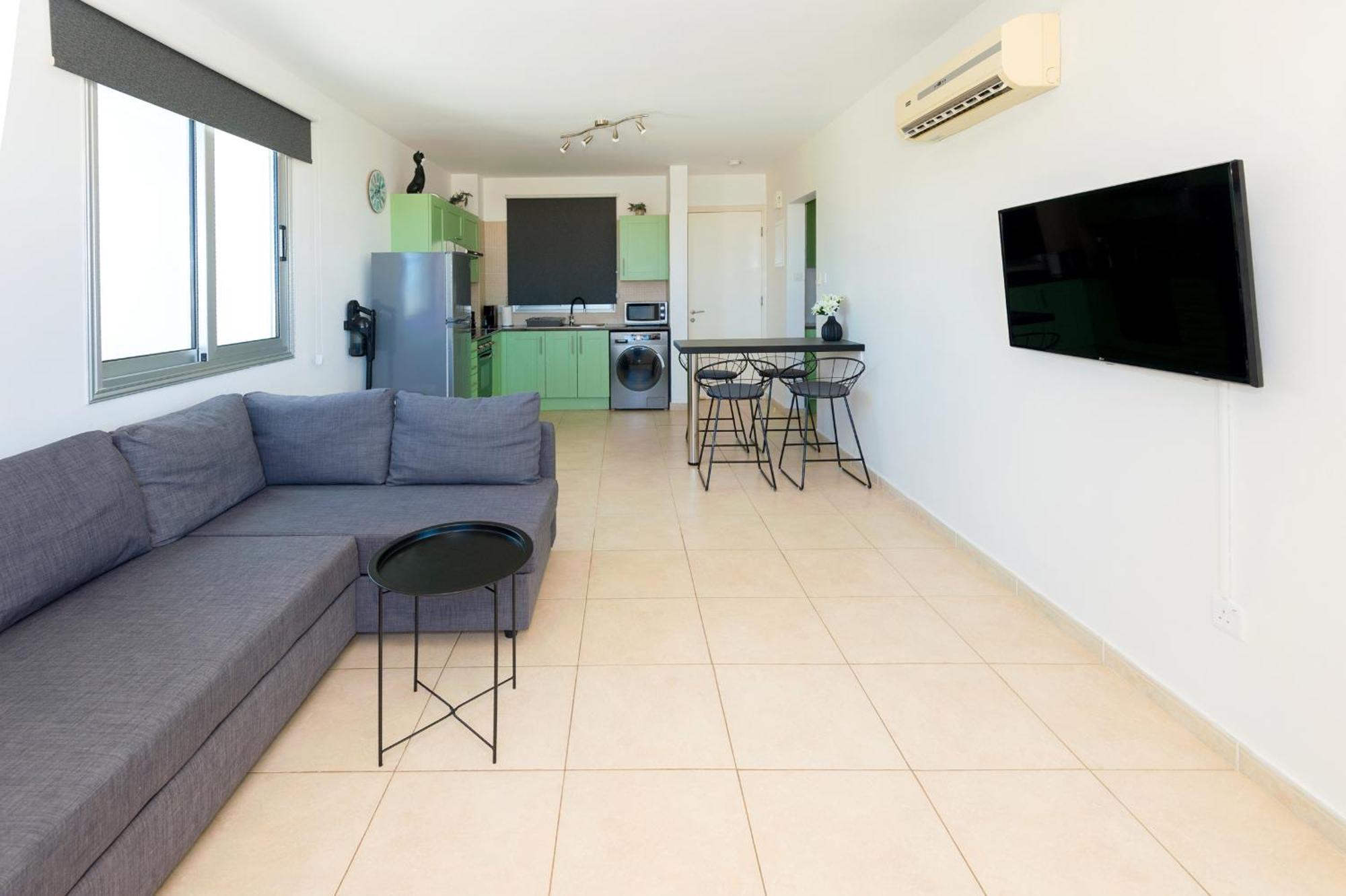 Apartment Sea View Apt*spacious Balcony*200m To The