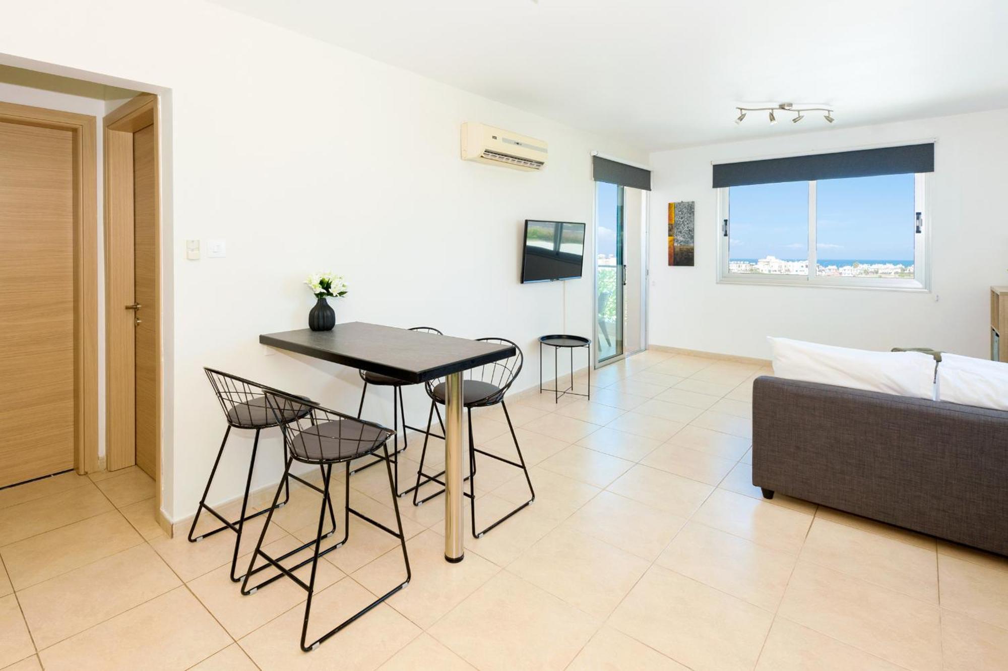 Sea View Apt*spacious Balcony*200m To The Apartment *