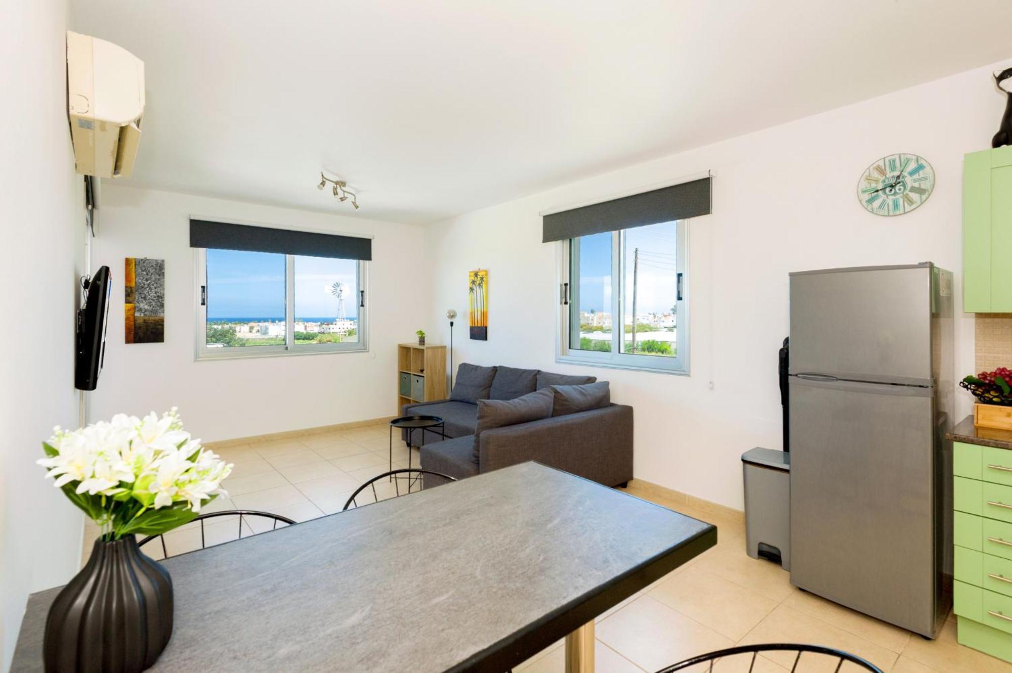Apartment Sea View Apt*spacious Balcony*200m To The