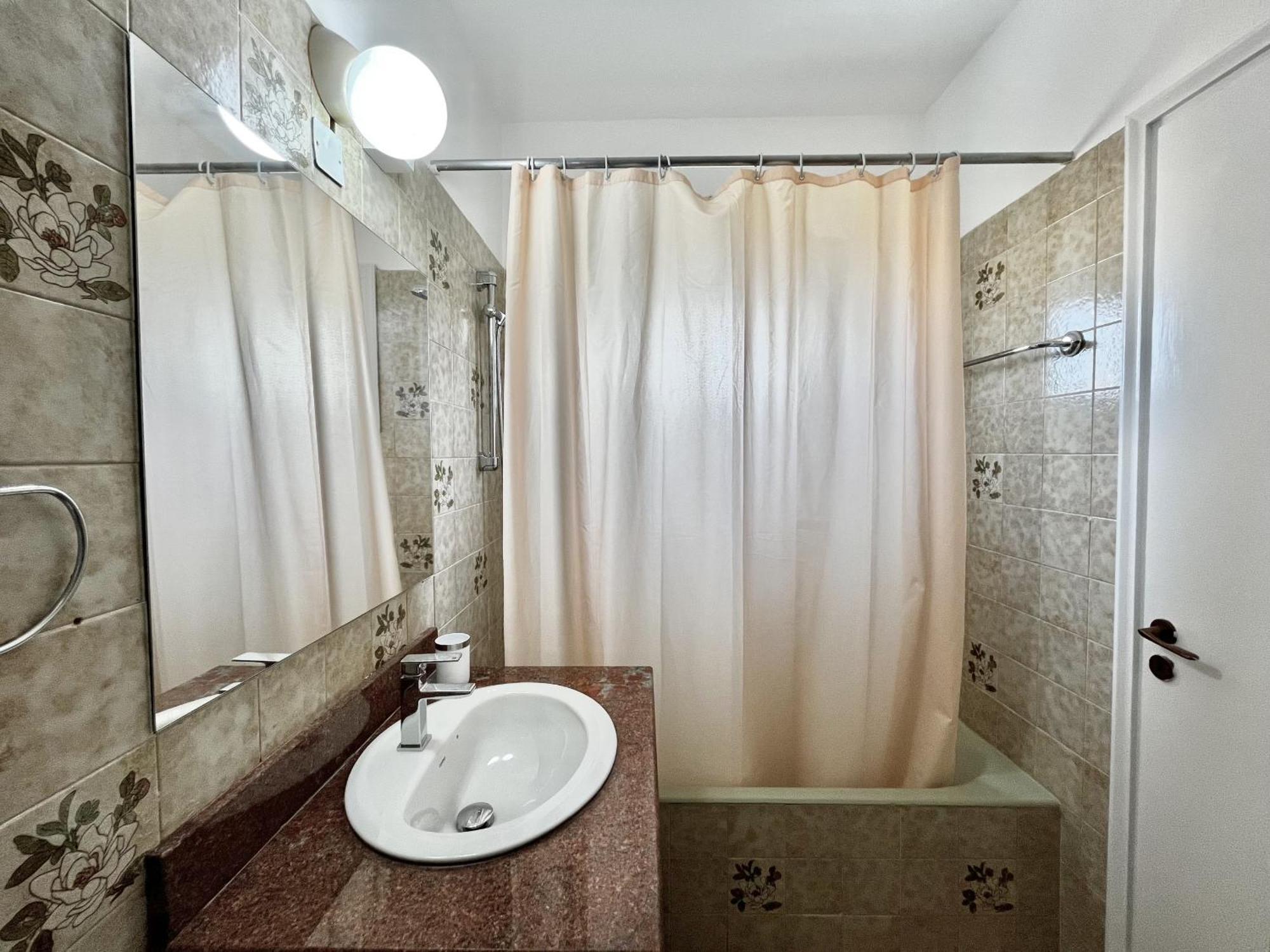 Nissi Chrysland Apartment
