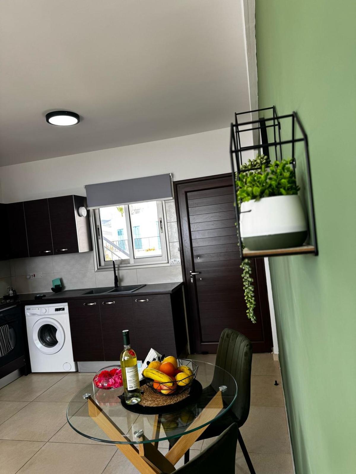 Sea Breeze Panoramic Ocean View Apartment *