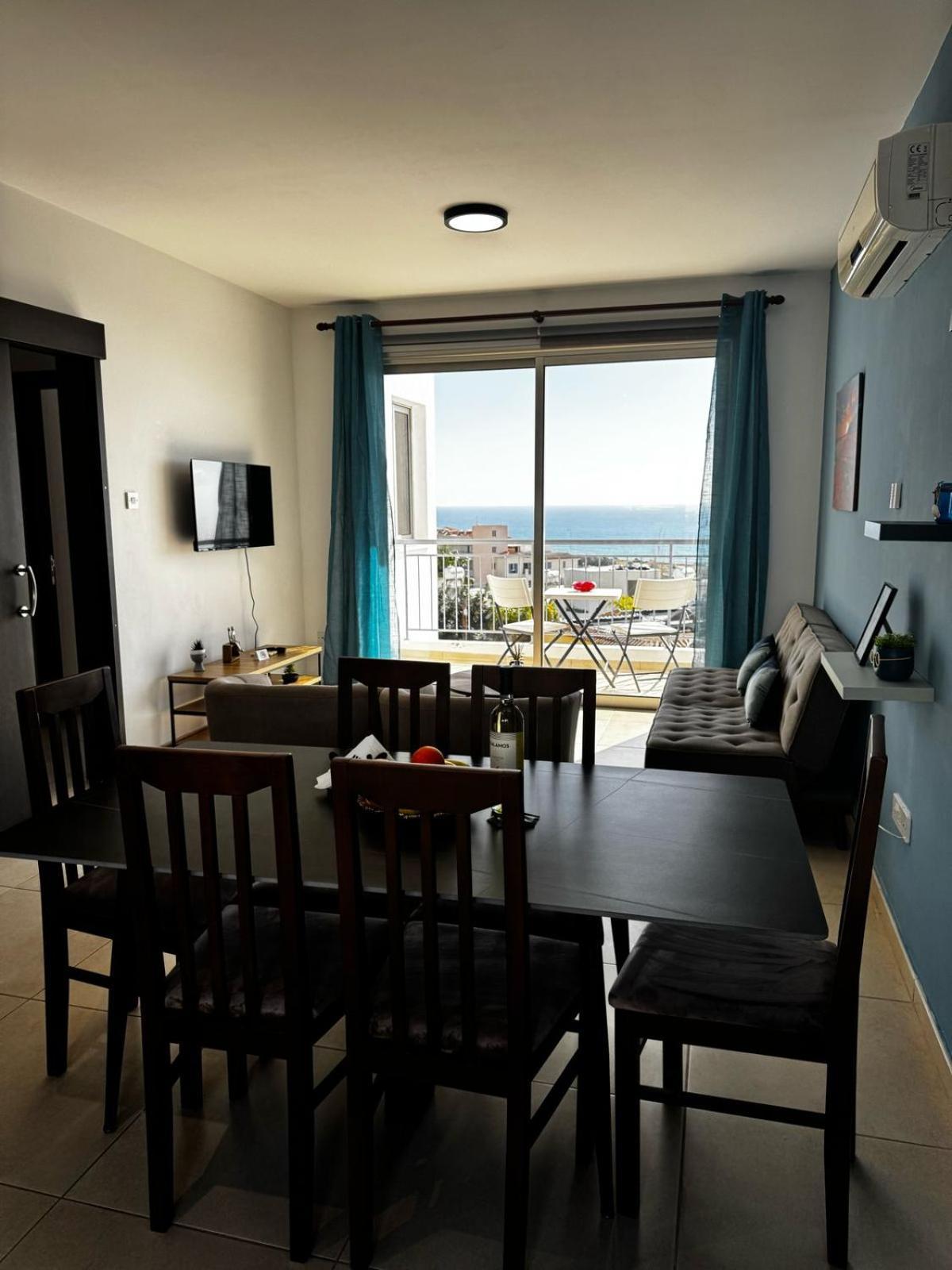 Sea Breeze Panoramic Ocean View Apartment *