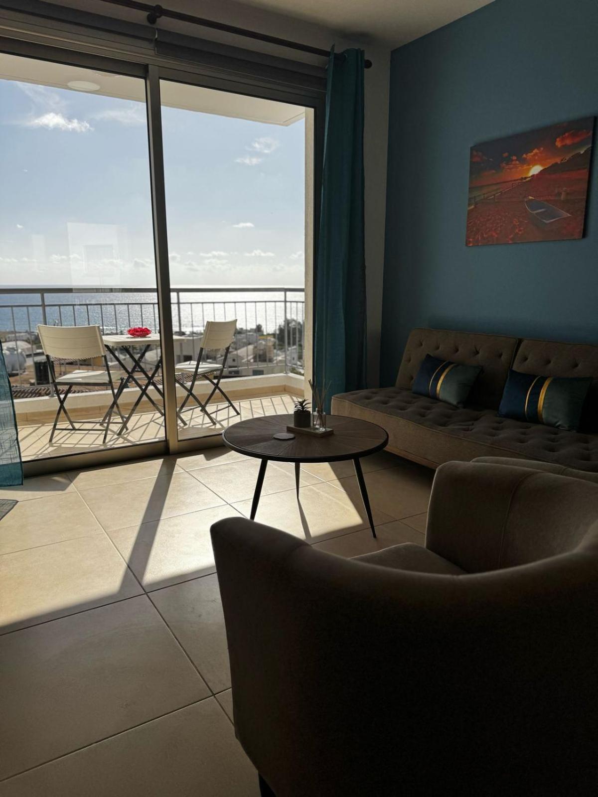Sea Breeze Panoramic Ocean View