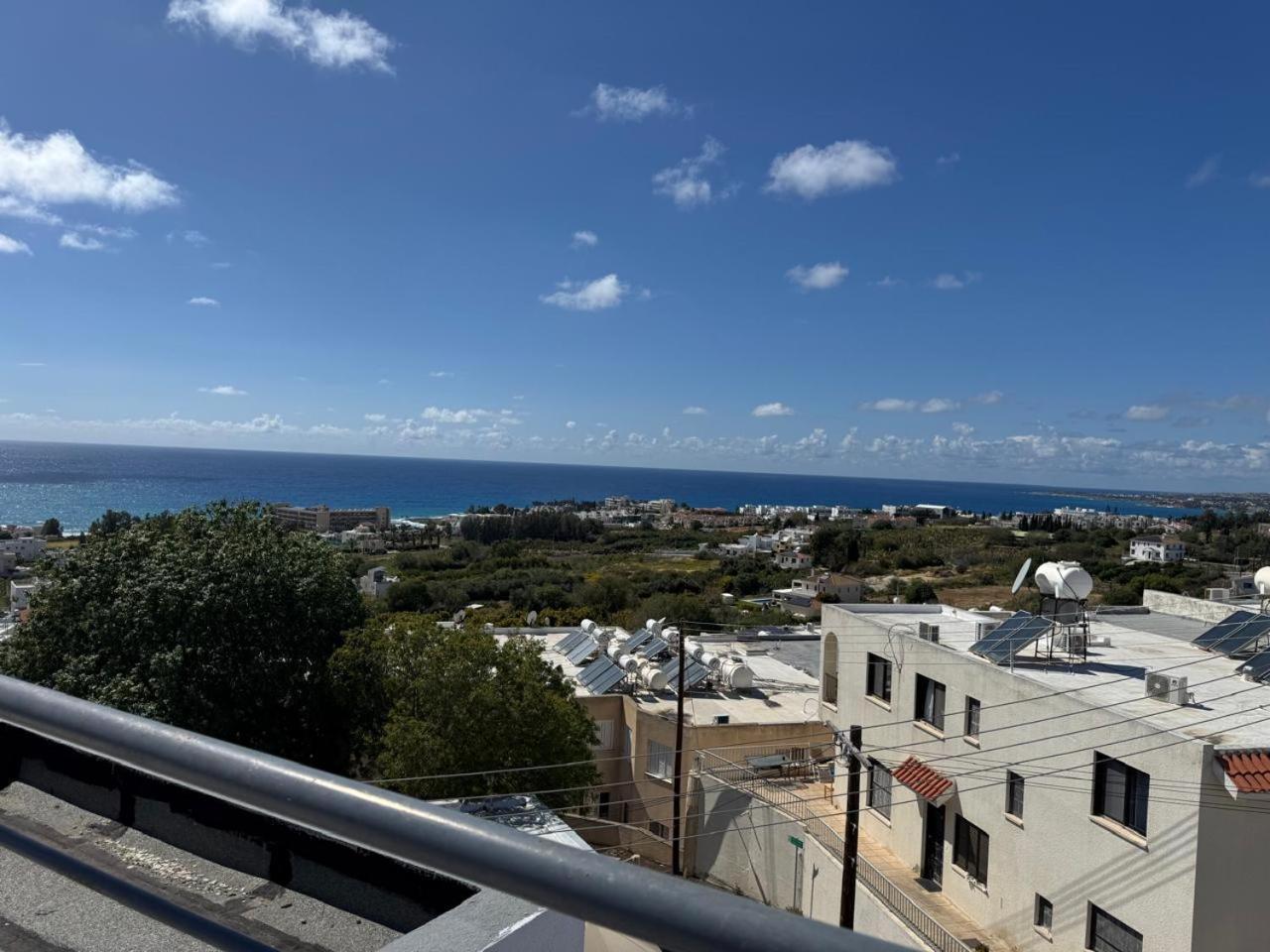 Sea Breeze Panoramic Ocean View Apartment