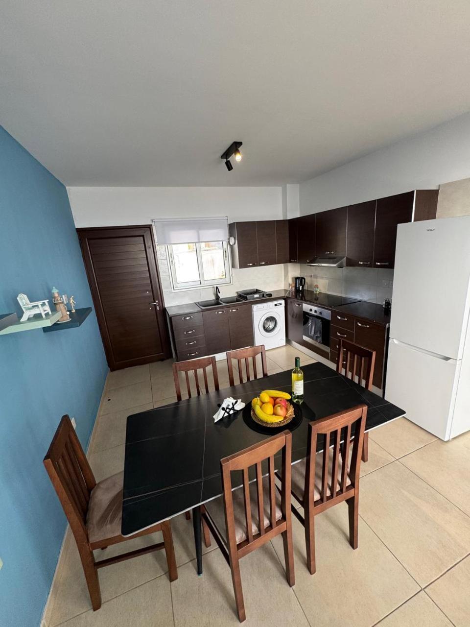 Apartment Sea Breeze Panoramic Ocean View *