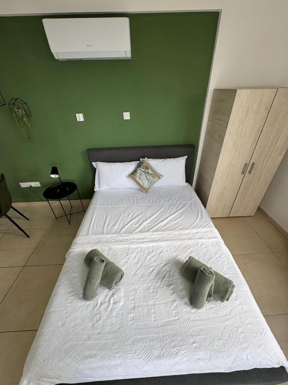 Sea Breeze Panoramic Ocean View Apartment Kissonerga