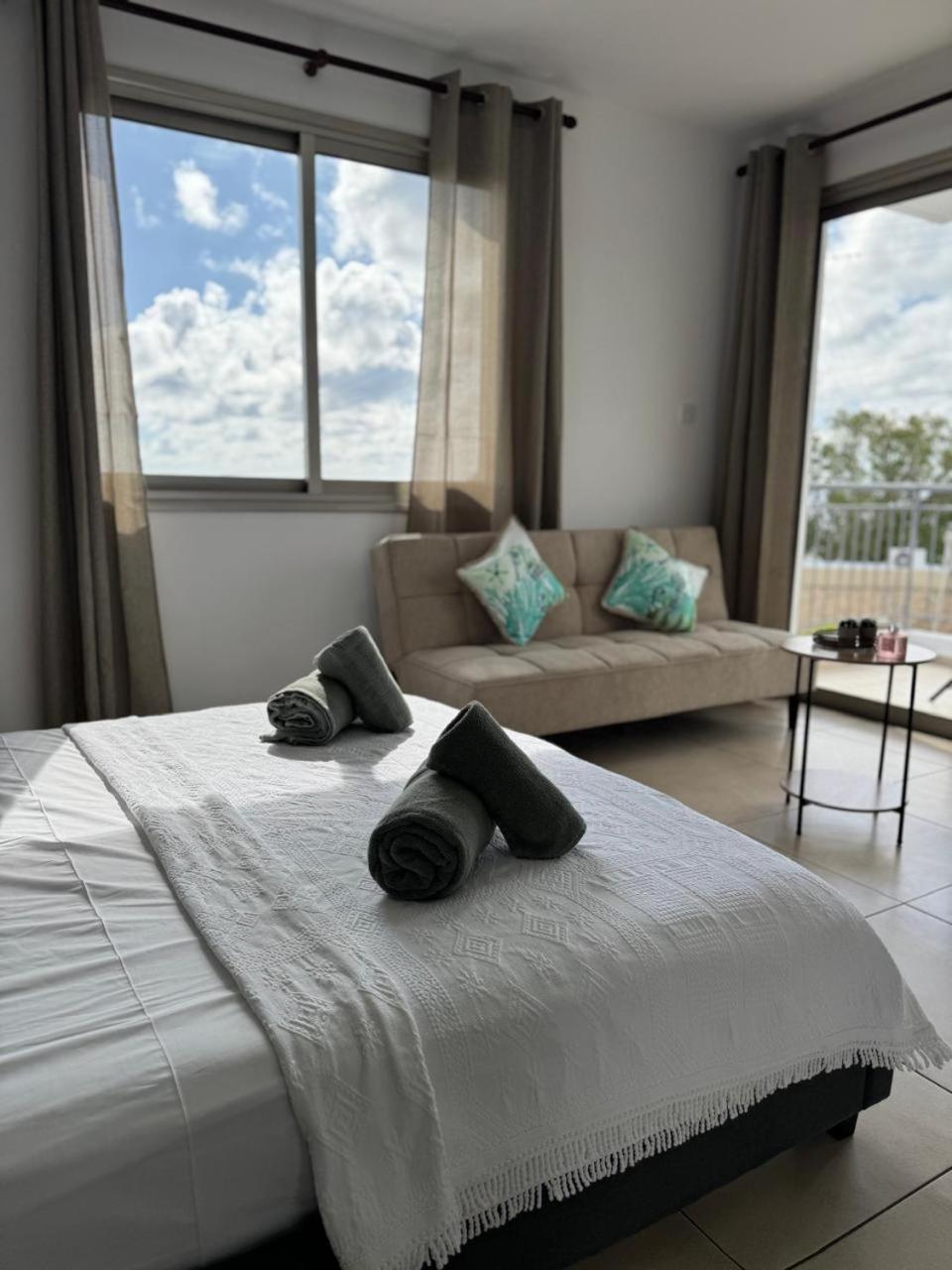Sea Breeze Panoramic Ocean View *