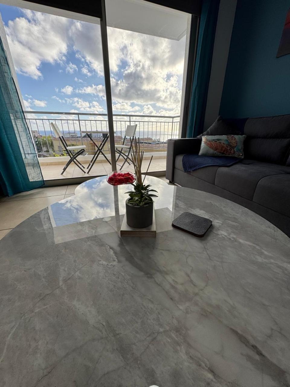 Apartment Sea Breeze Panoramic Ocean View *