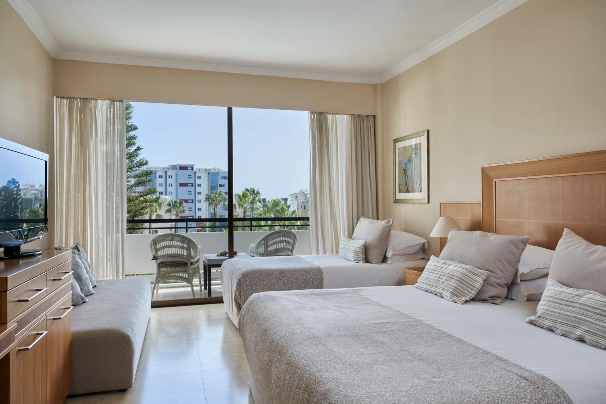 Hotel Atlantica Oasis 4*
