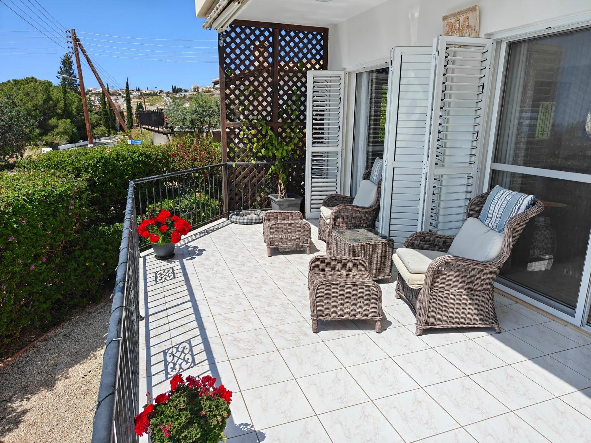 Holiday: Seafront Retreat With Pool In Paphos *