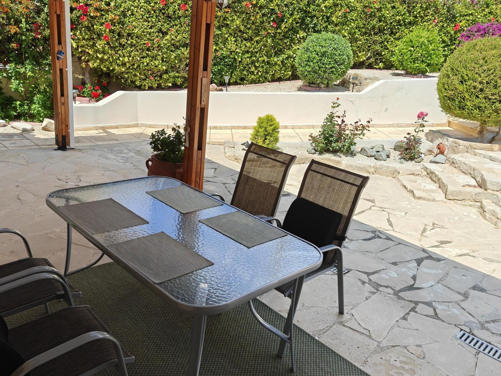 Holiday: Seafront Retreat With Pool In Paphos Peyia