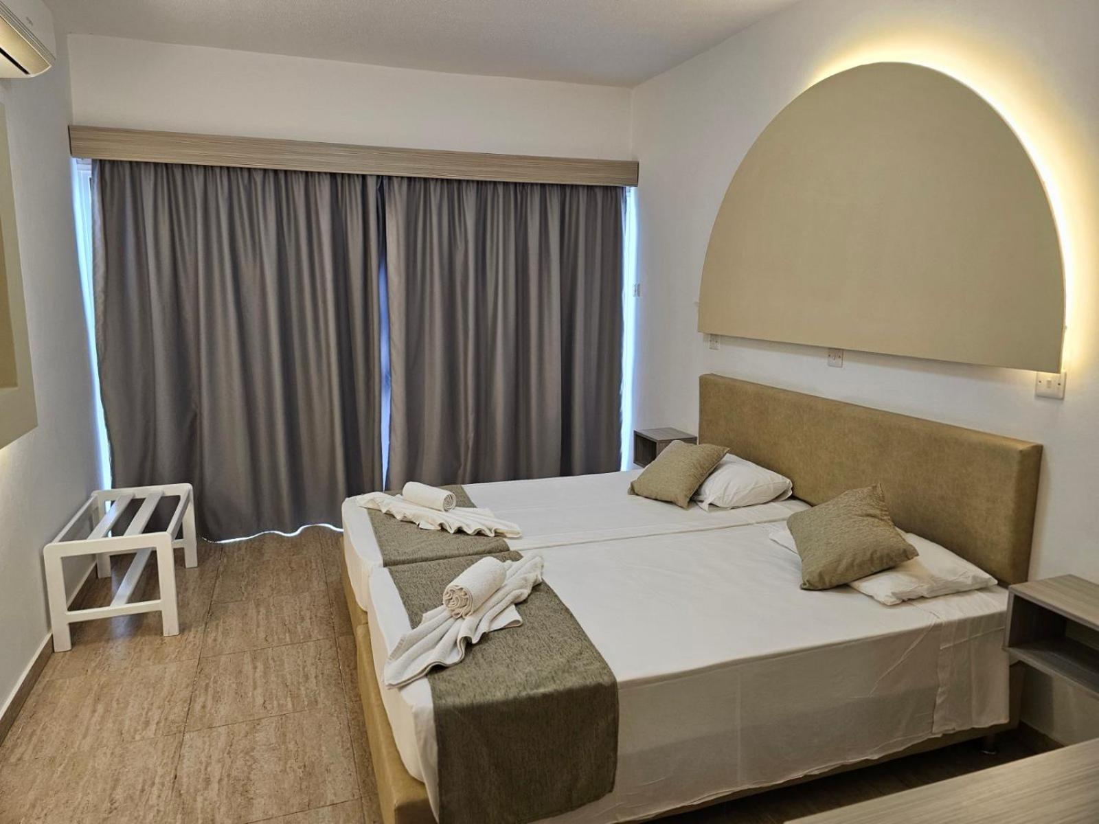 Penelope Apts Aparthotel
