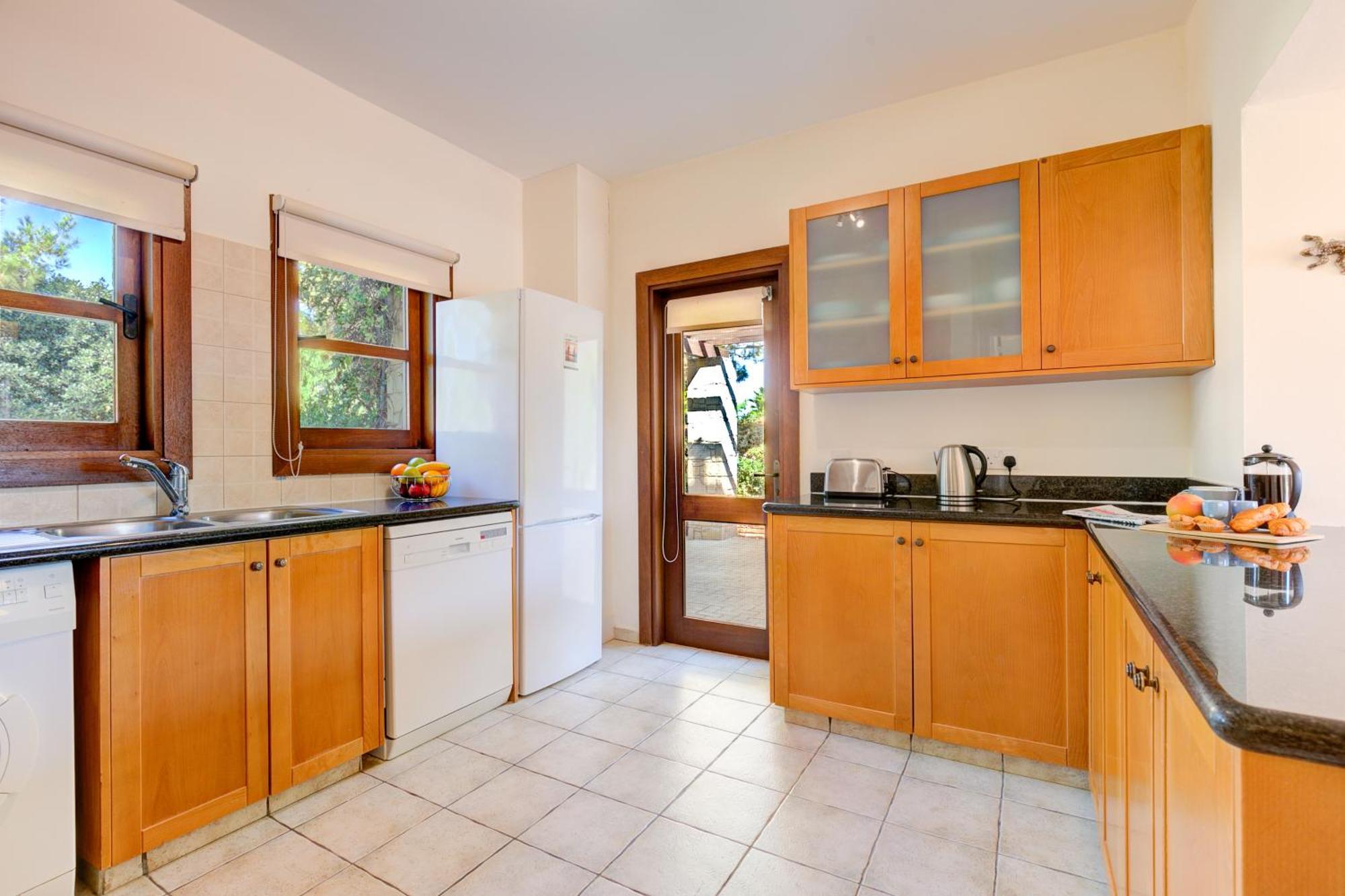 3 Bedroom Villa Limni With Private Pool And Gardens, Aphrodite Hills Resort Villa Kouklia