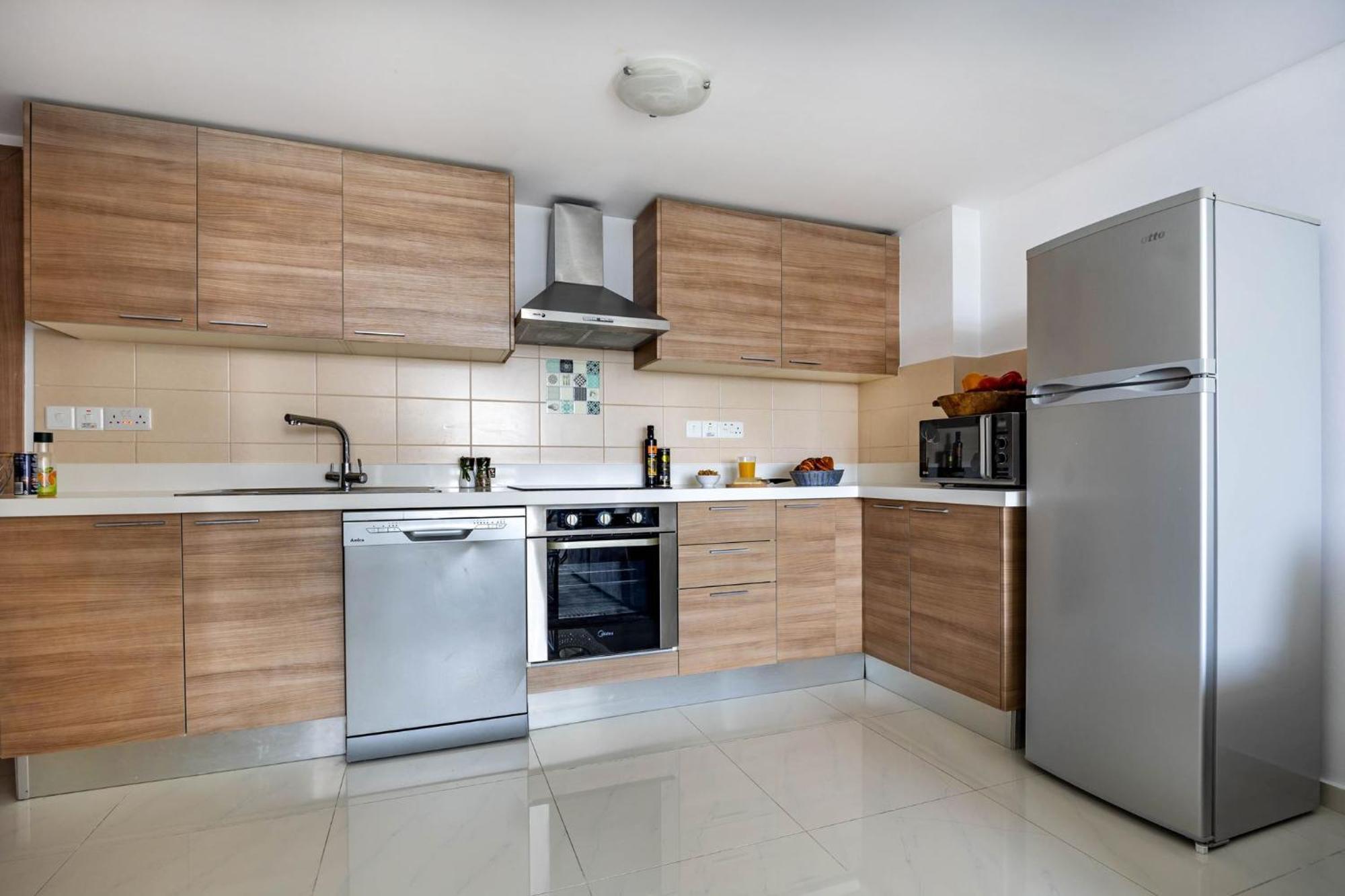 Marathon With Shared Pool Appartement