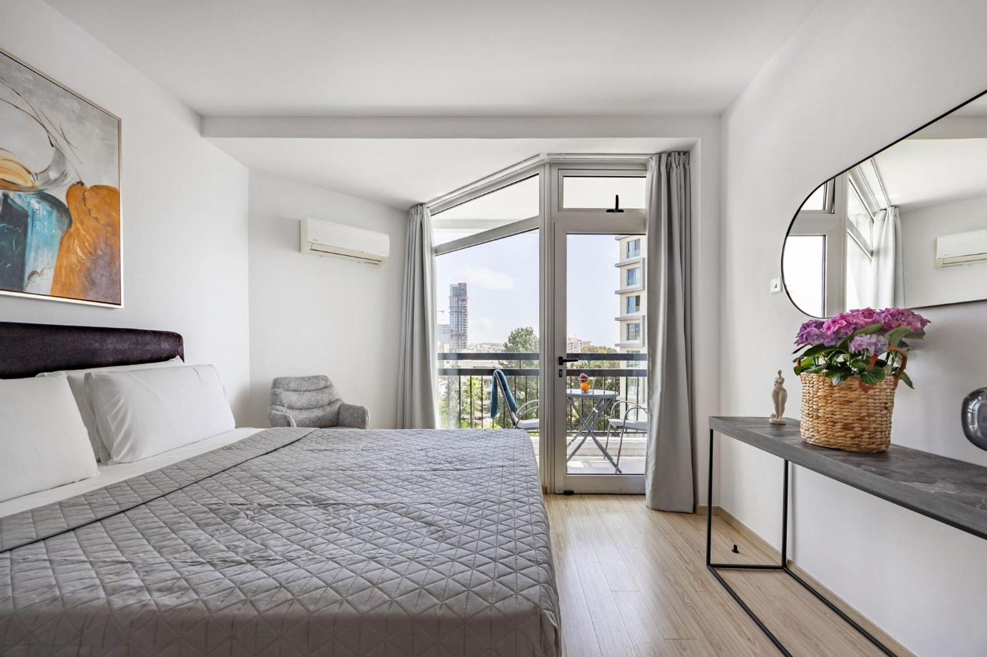 Appartement Marathon With Shared Pool *