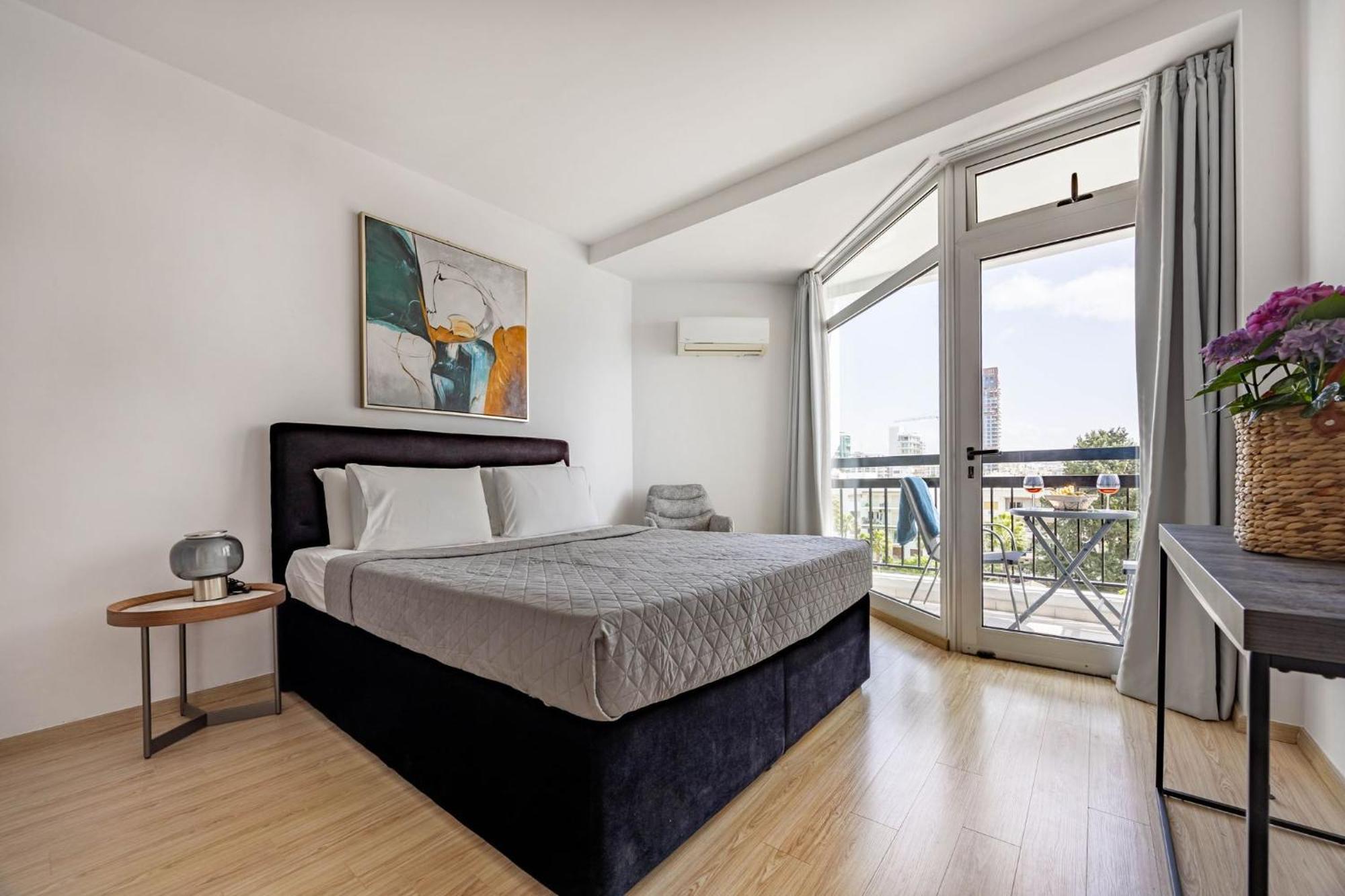 Appartement Marathon With Shared Pool *