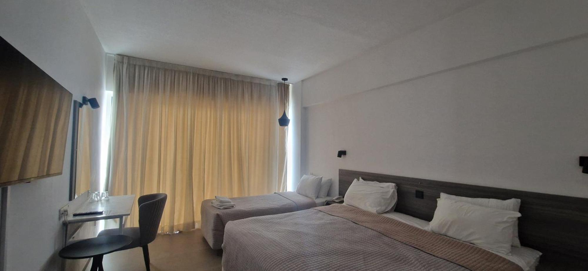 Navarria Blue Hotel Limasol