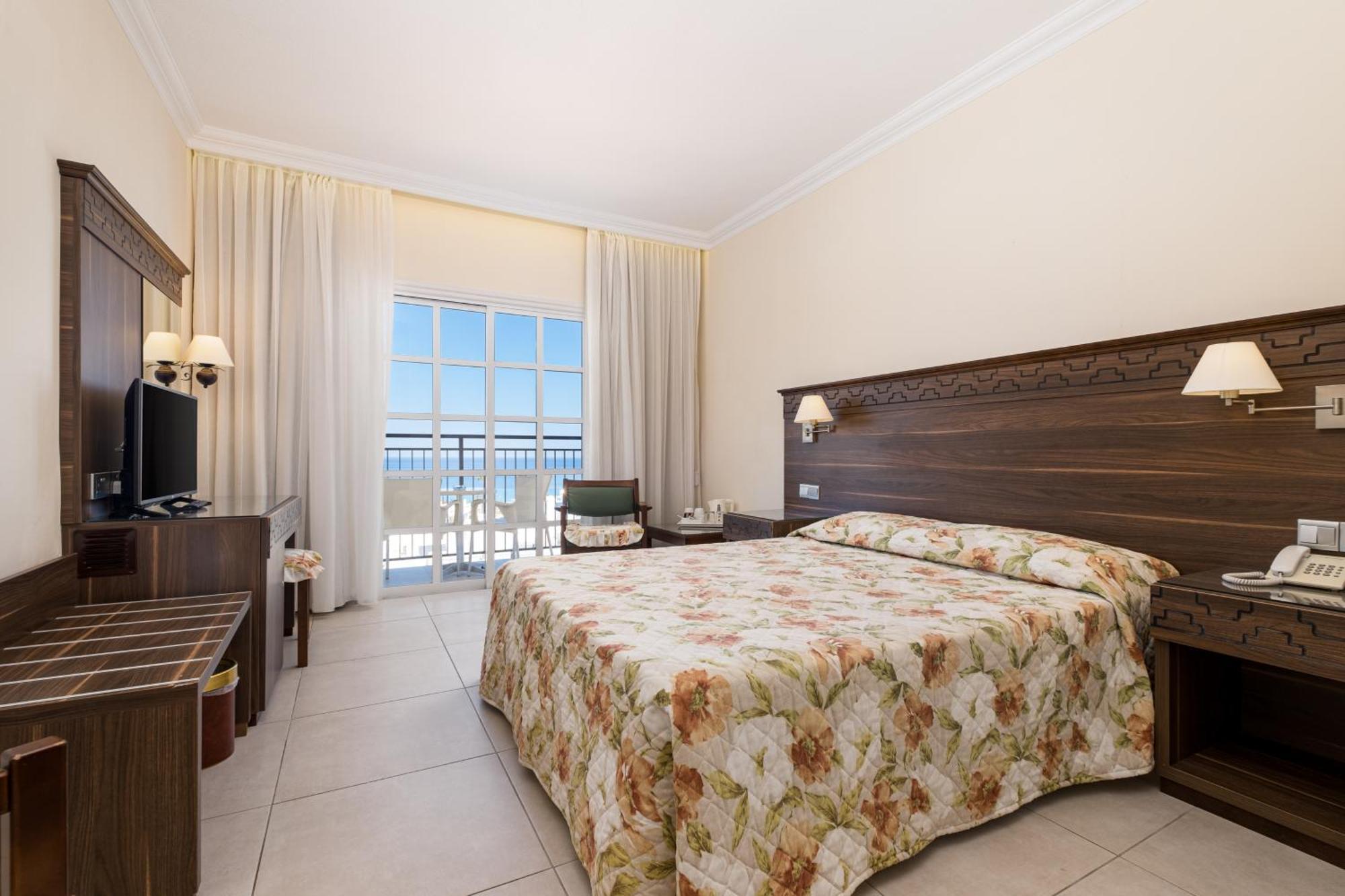 Anais Bay Hotel 3*