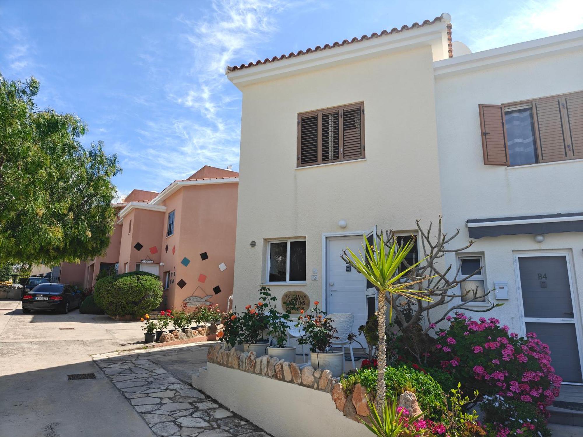 House In Eva Gardens With Pool&garden *