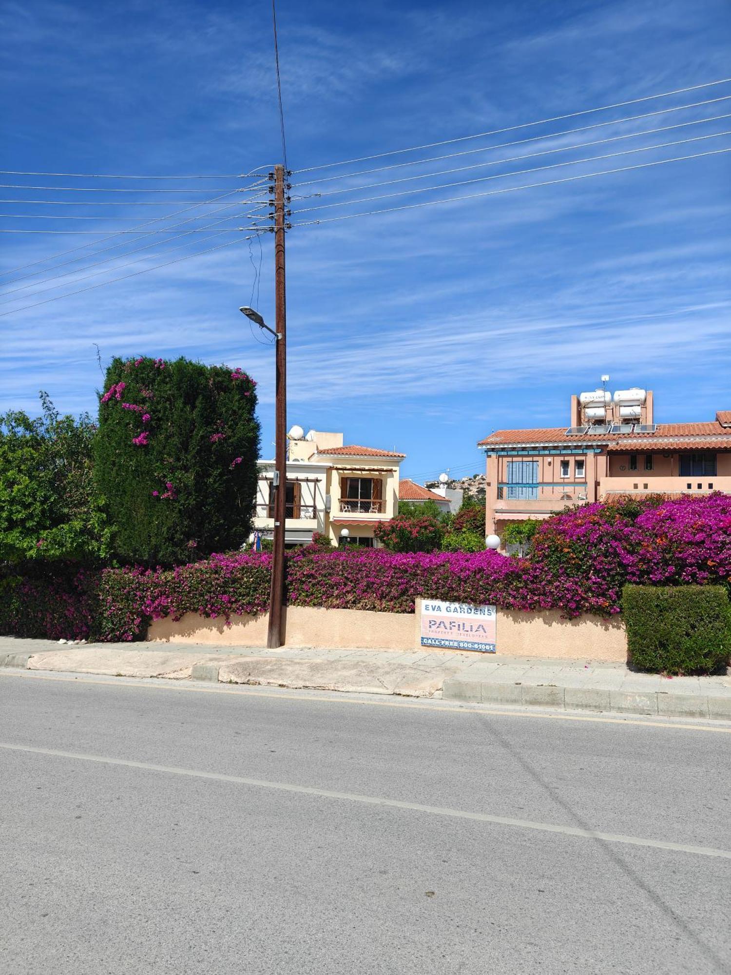 House In Eva Gardens With Pool&garden Peyia