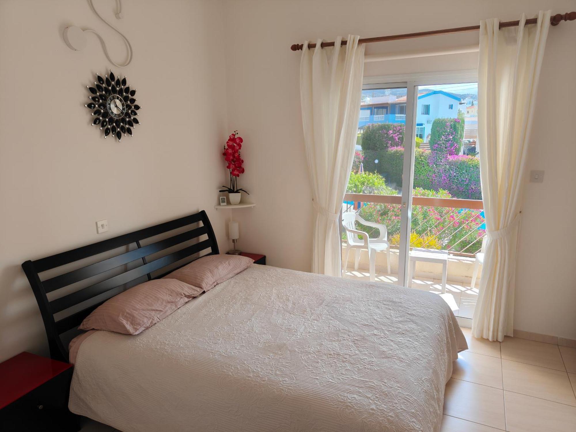 Eva Gardens Corner House With Stunning Garden And Huge Swimming Pool Next To Coral Bay Holiday home Peyia
