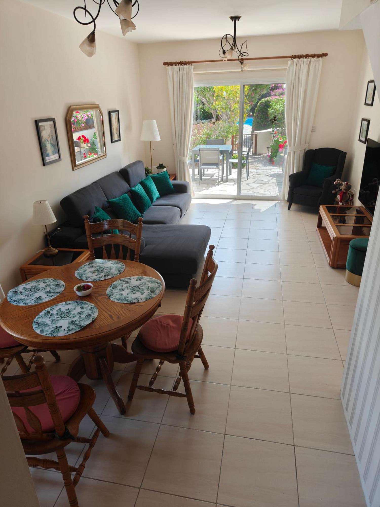 Vakantiehuis House In Eva Gardens With Pool&garden