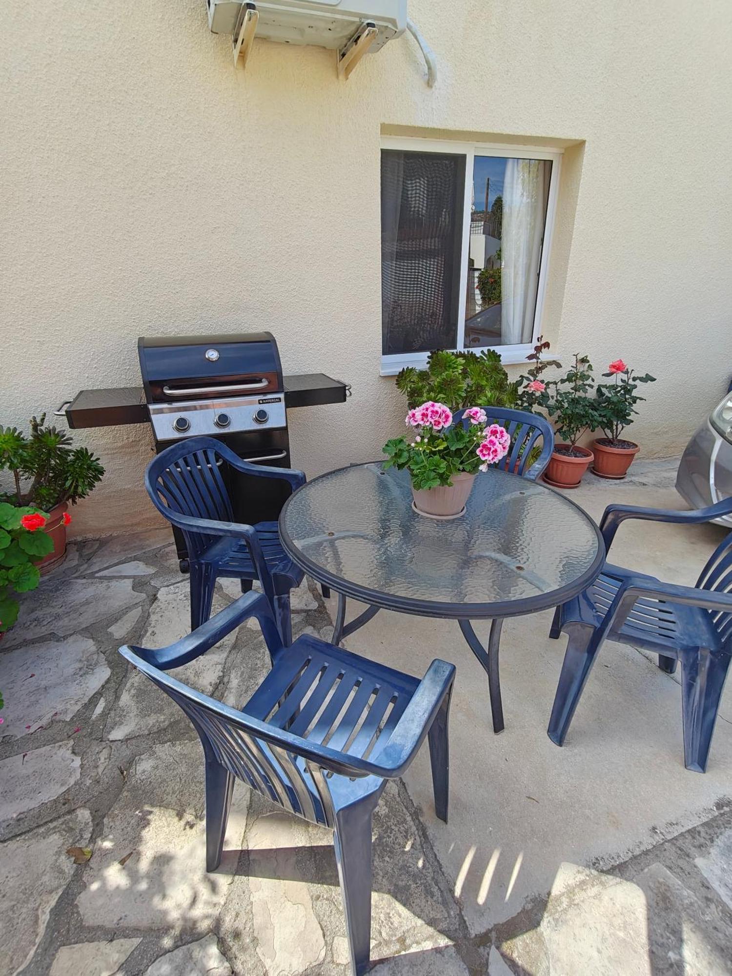 Casa de férias Eva Gardens Corner House With Stunning Garden And Huge Swimming Pool Next To Coral Bay Pegeia