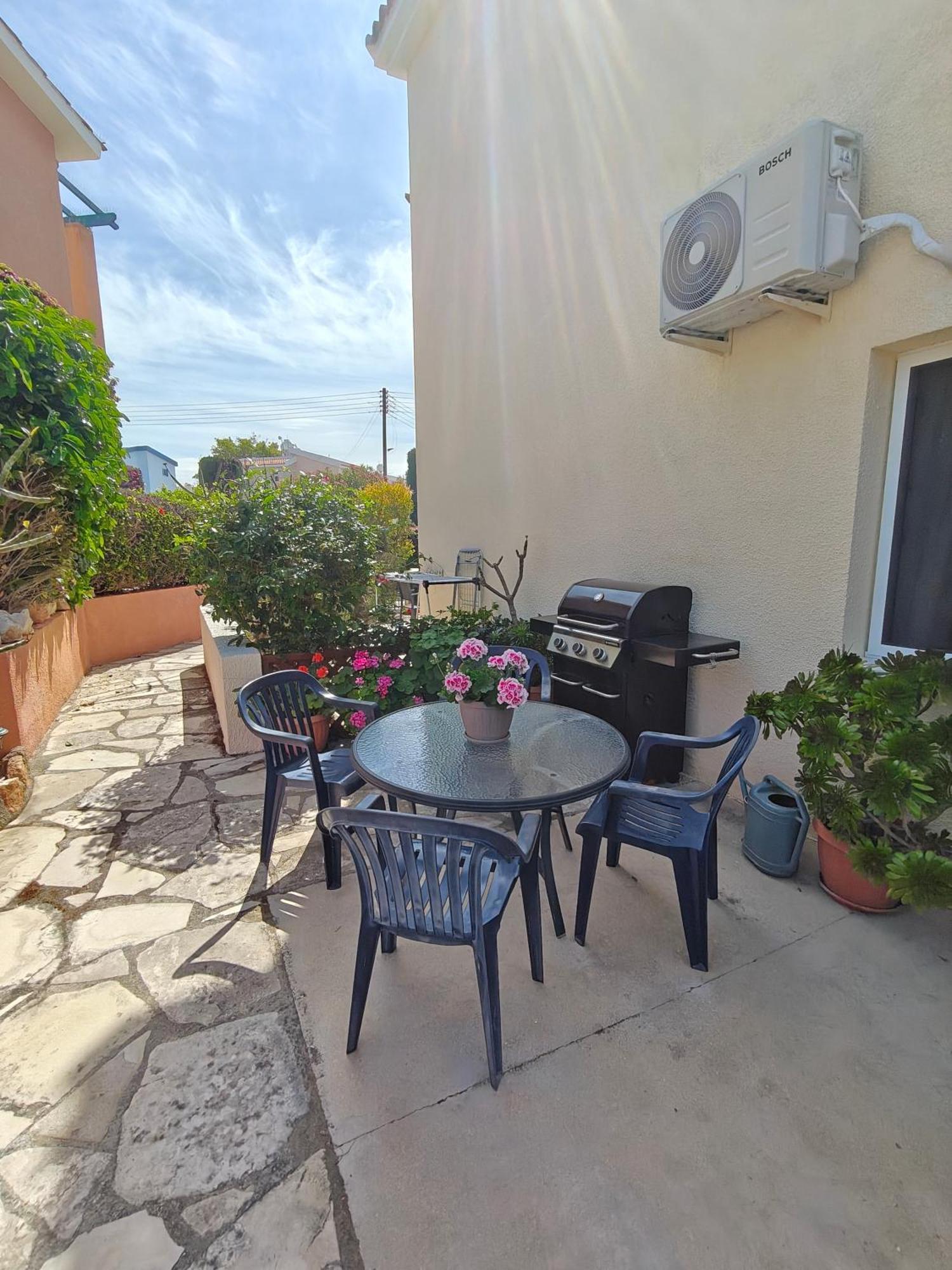 House In Eva Gardens With Pool&garden