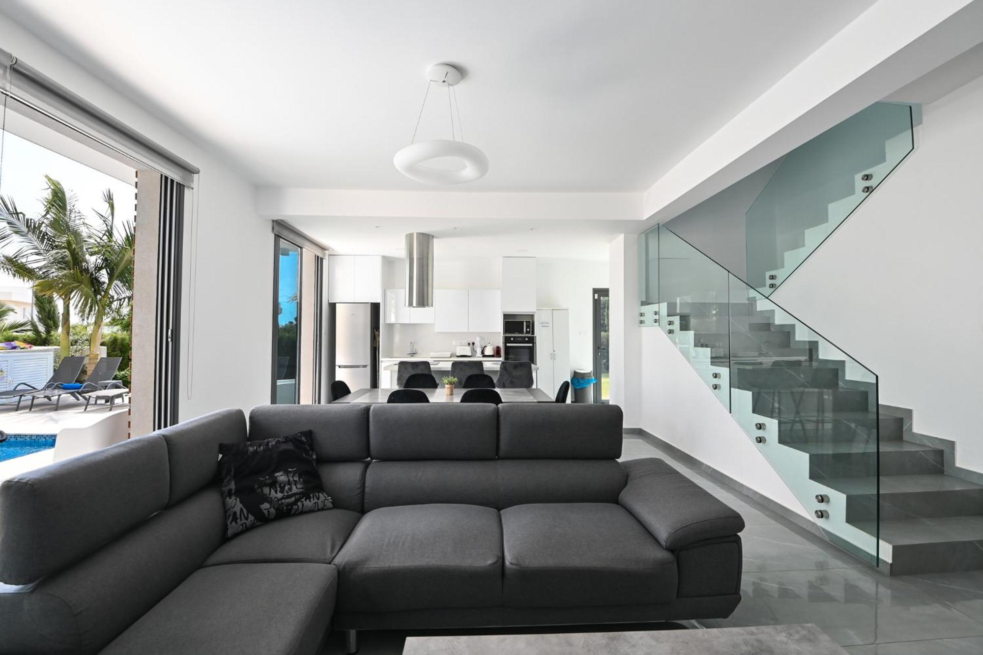 Villa By The 12 *