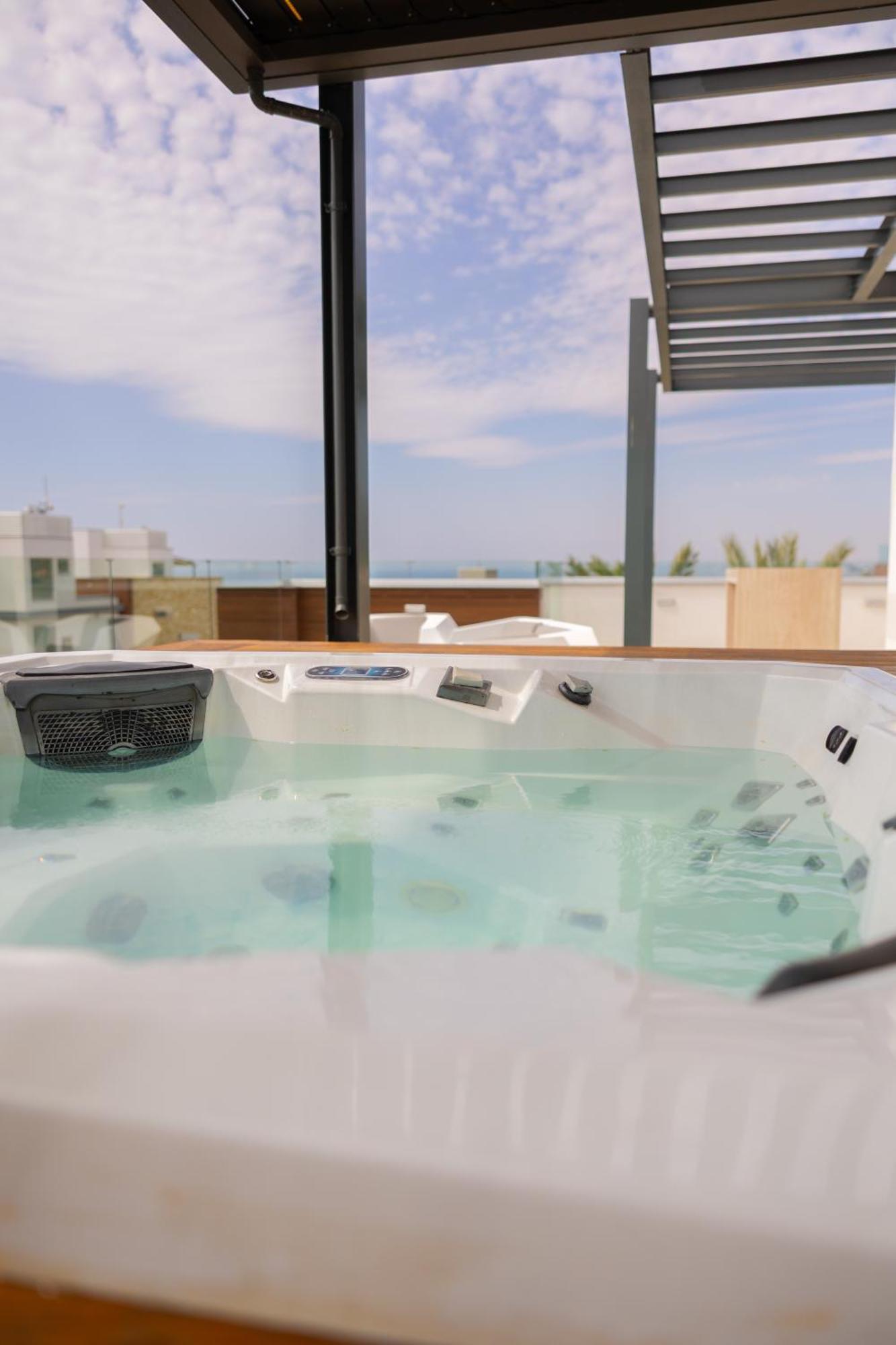Vivo Mare Beachfront - Vista Ayia Napa