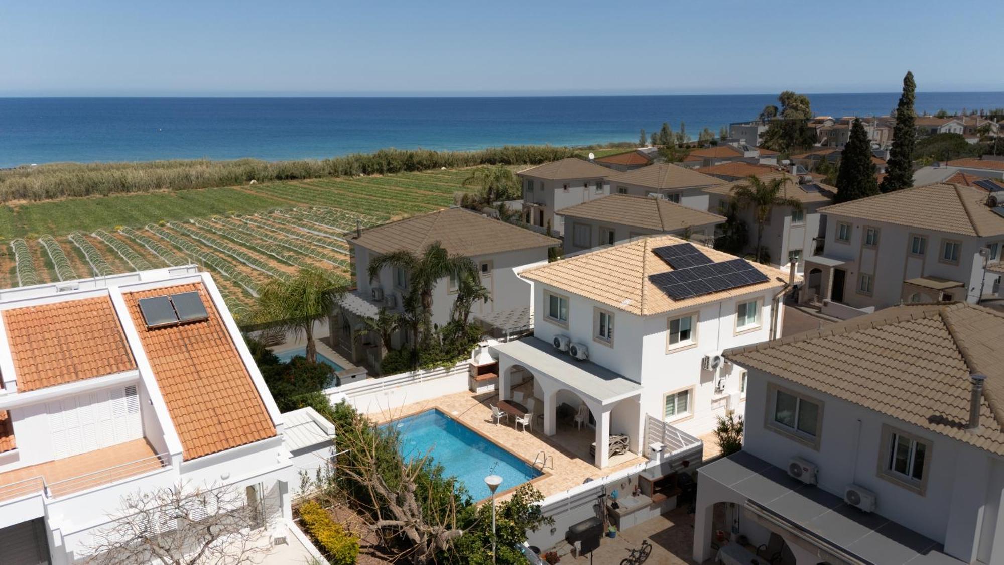 Wealthystays Hephaestus Villa, Ayia Triada * Paralimni