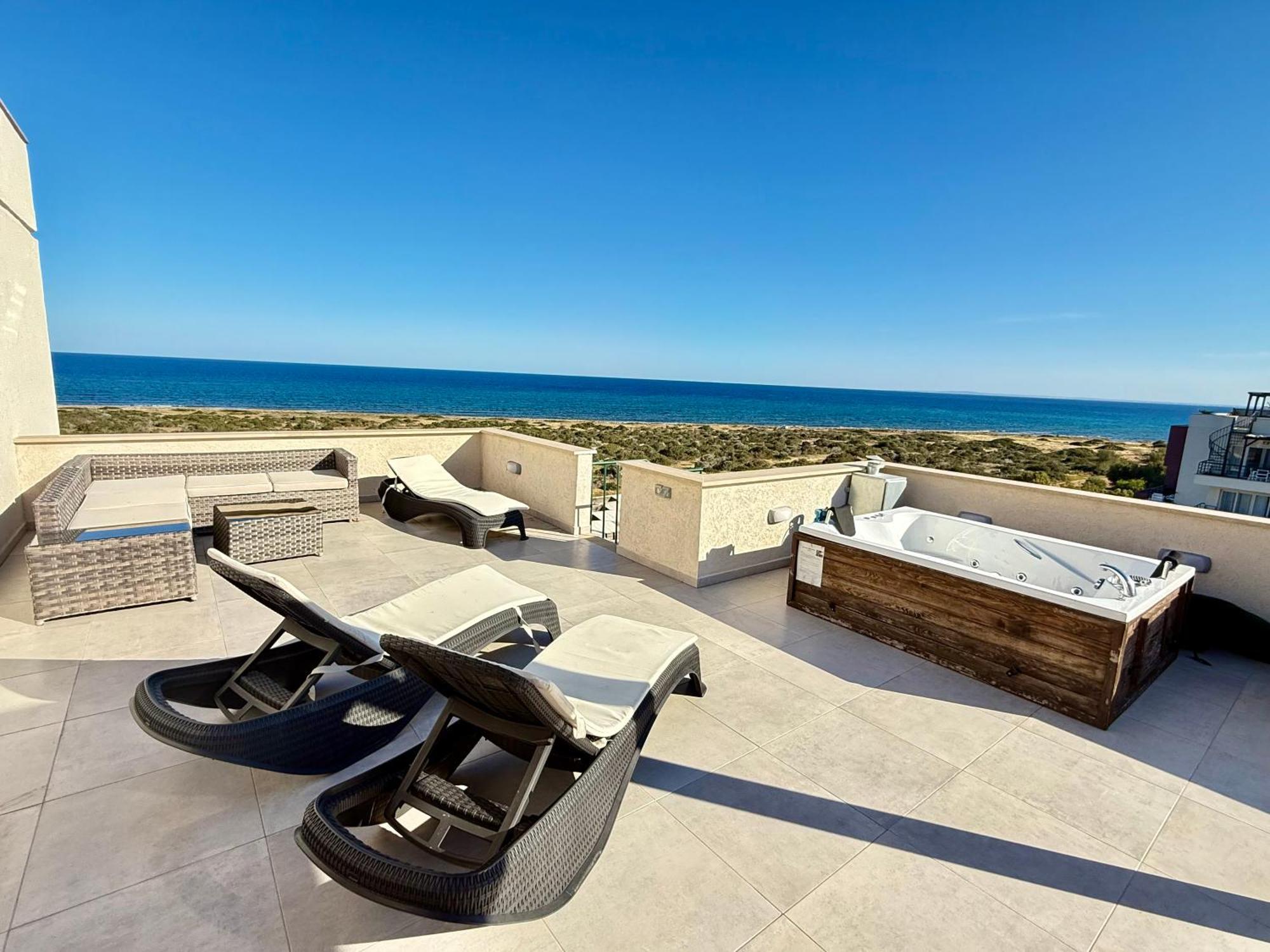 Apartment Relaxing Penthouse Suites By The Sea Vokolidha