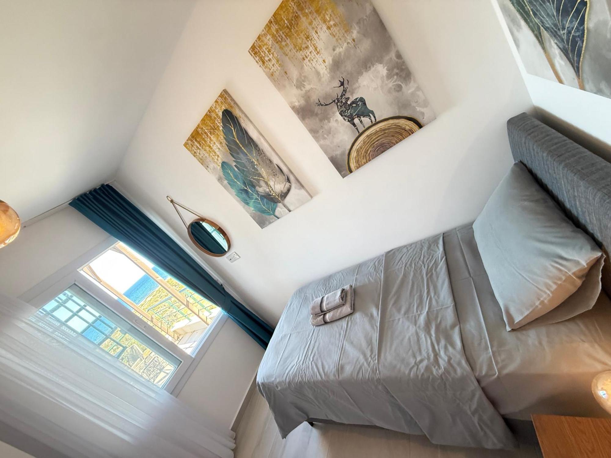 Relaxing Penthouse Suites By The Sea Apartment *