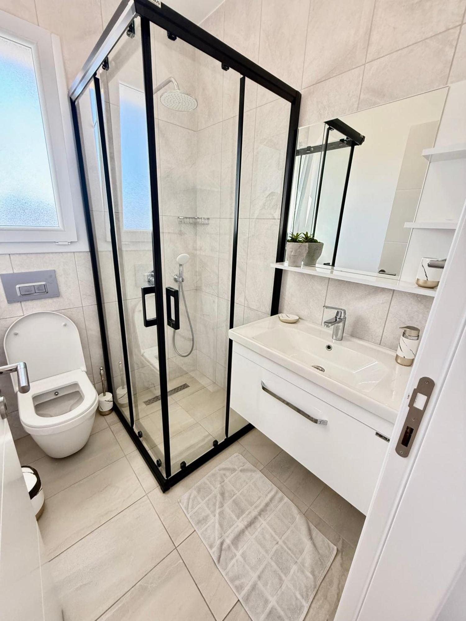 Apartment Relaxing Penthouse Suites By The Sea *
