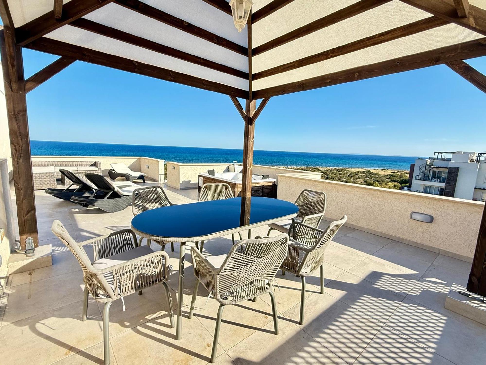 Relaxing Penthouse Suites By The Sea *