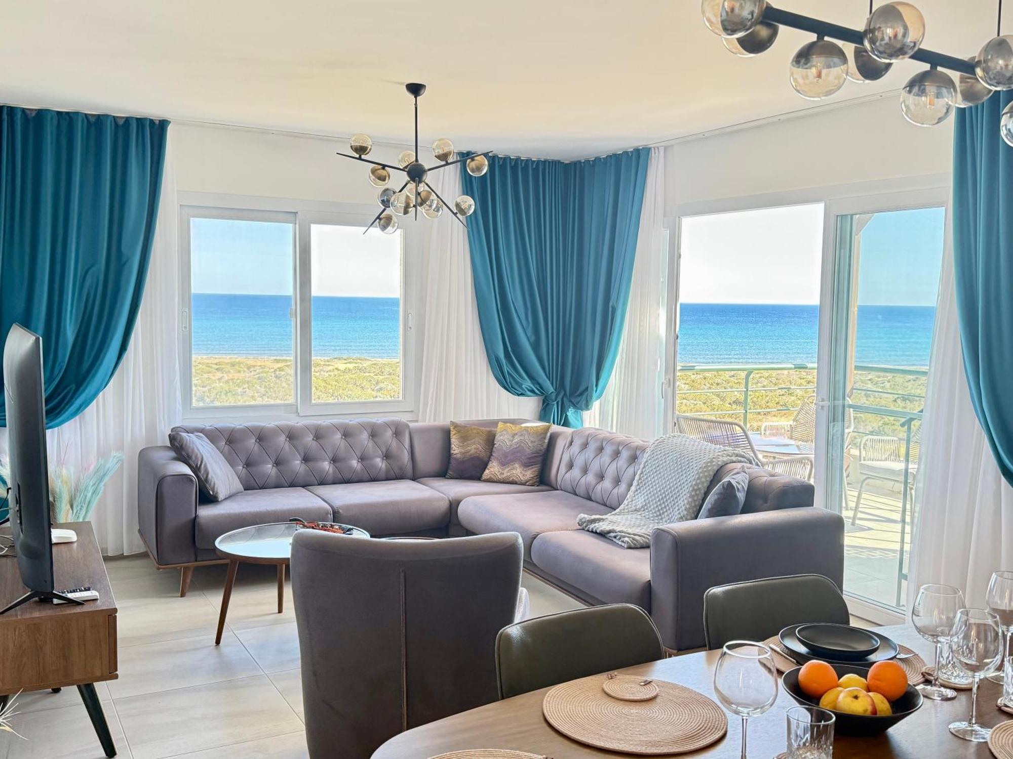 Relaxing Penthouse Suites By The Sea *