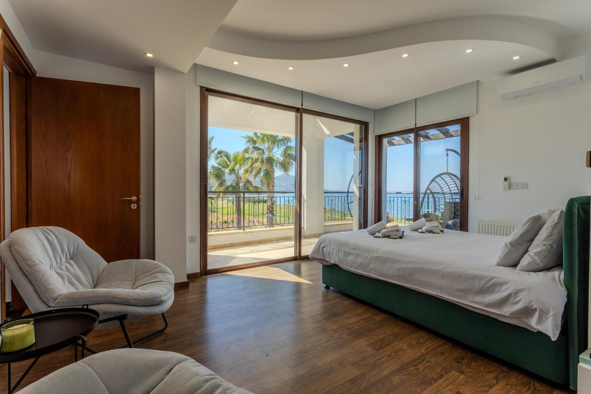 Kallisti & - A Luxury Seaside Retreat Villa *