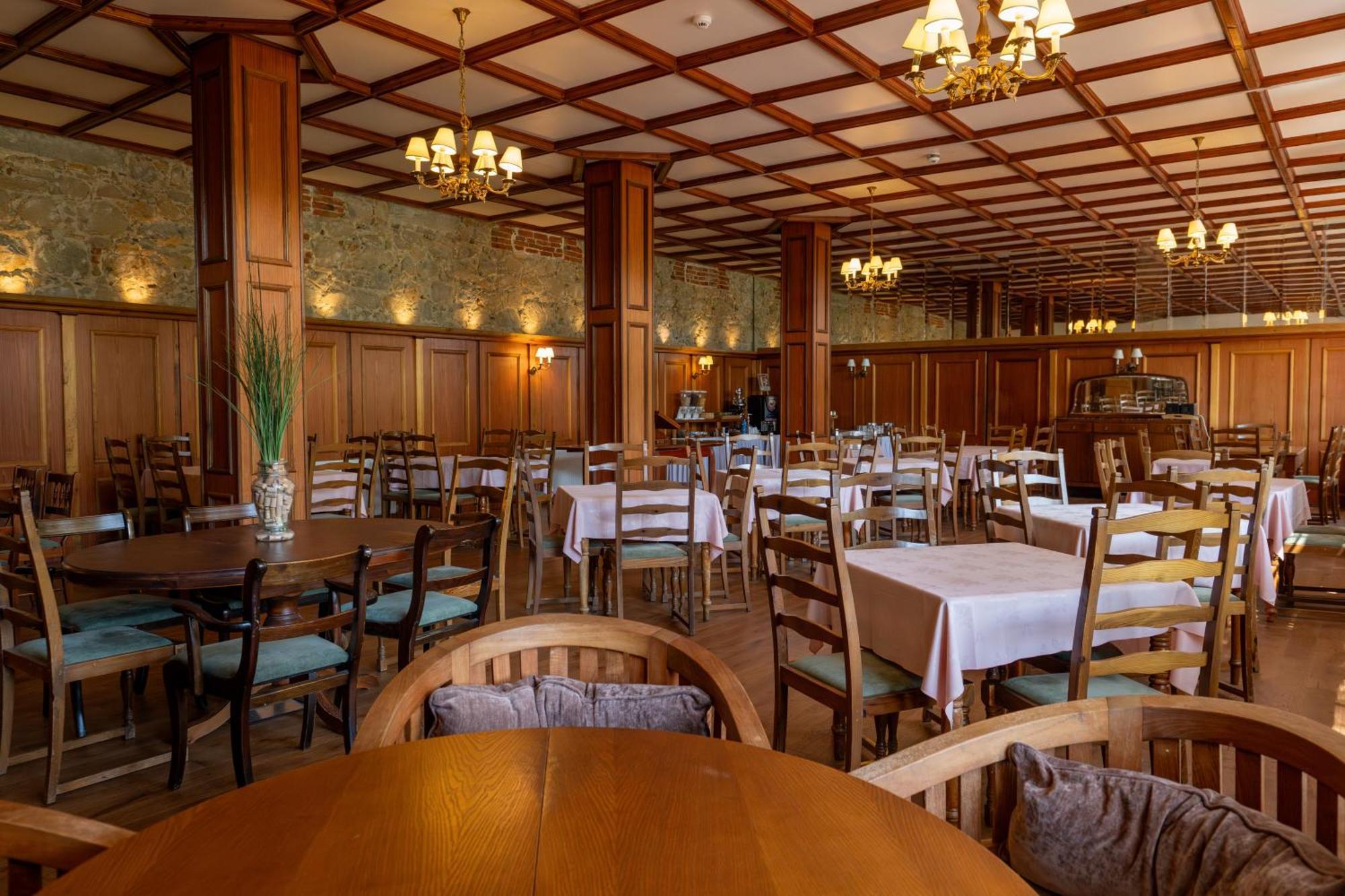 New Helvetia Hotel 3*