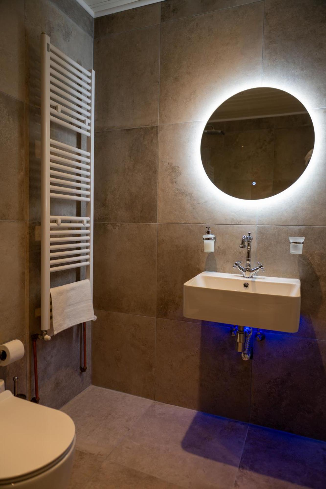 New Helvetia Hotel