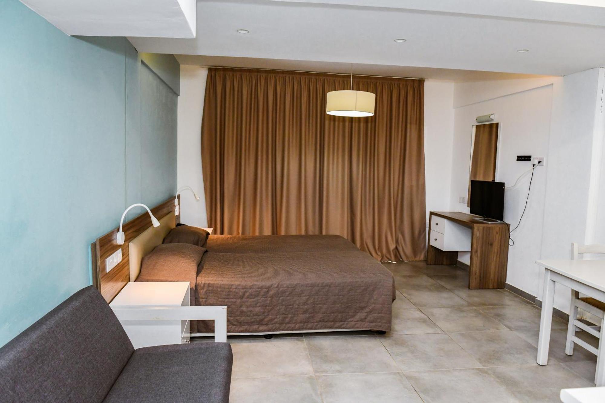 Sweet Memories Aparthotel 2*