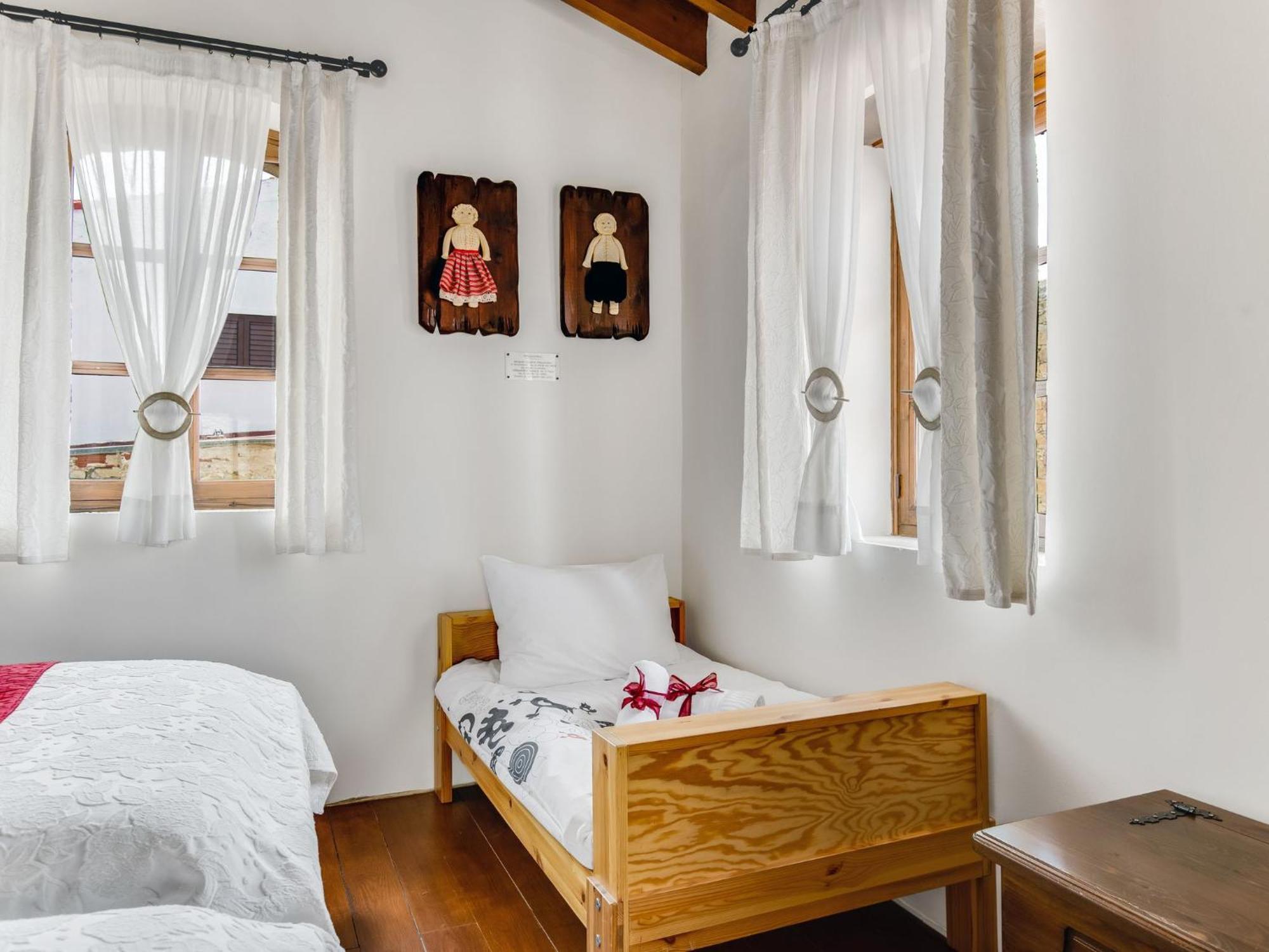 Sanders Arsorama Apartment