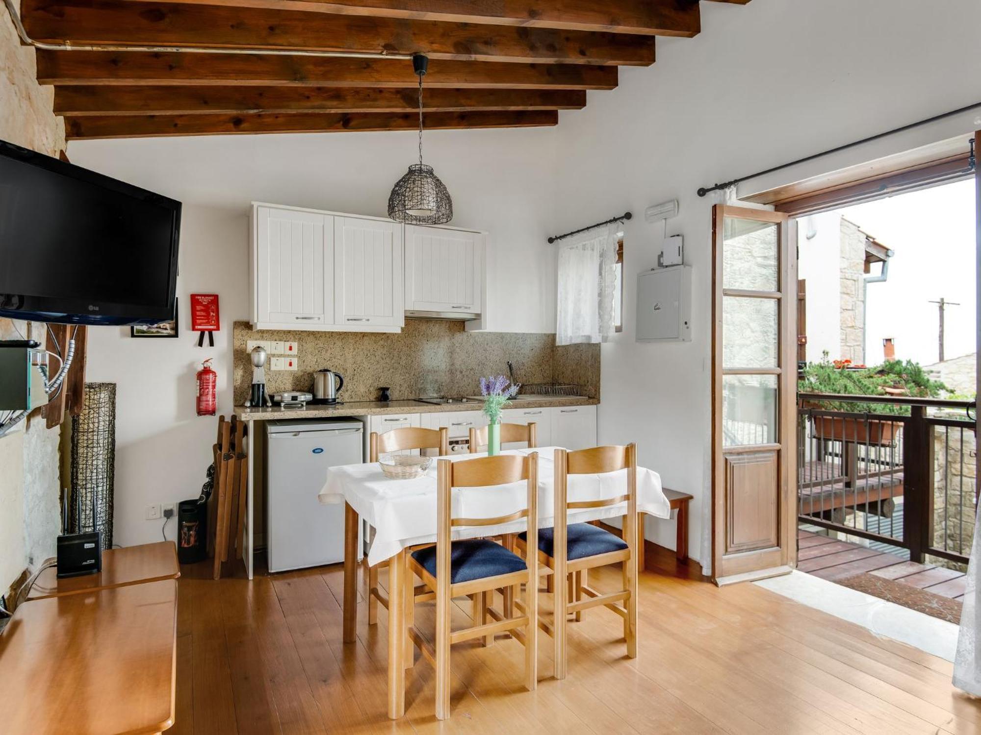 Sanders Arsorama Apartment *