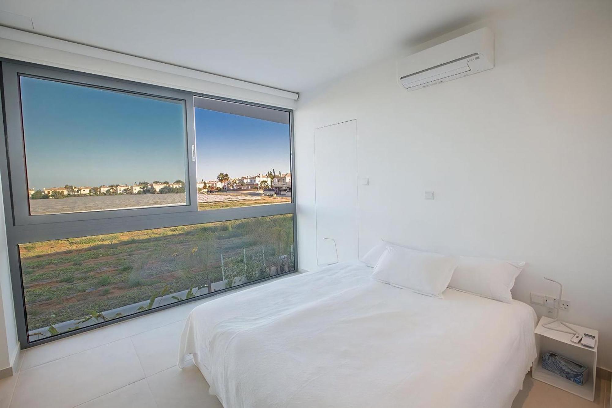 Villa Villa Limni Enas - Luxury And Contemporary 3 Bedroom Kapparis Villa With Sea Views *