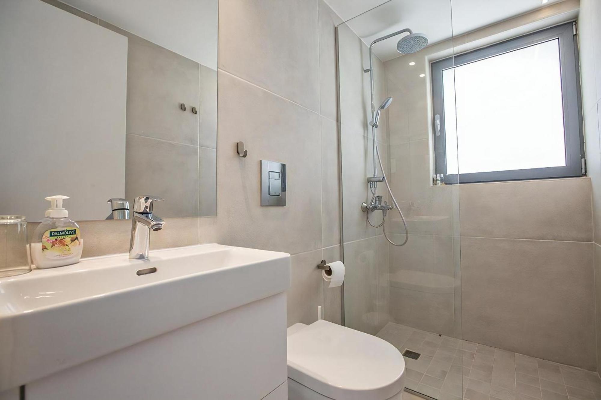 Villa Villa Limni Enas - Luxury And Contemporary 3 Bedroom Kapparis Villa With Sea Views