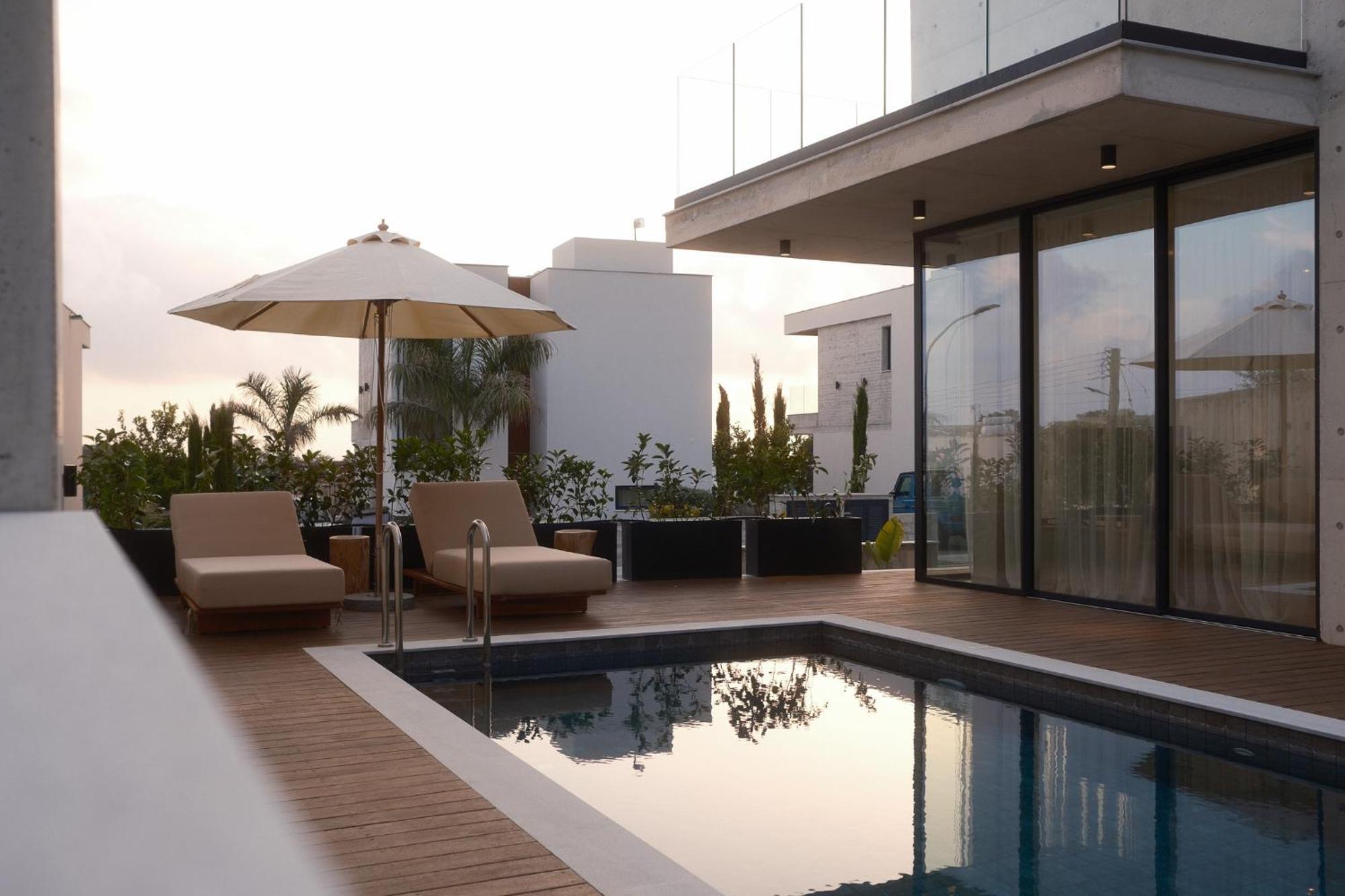 Villa Greenvale Park By Coastalbliss Klorakas