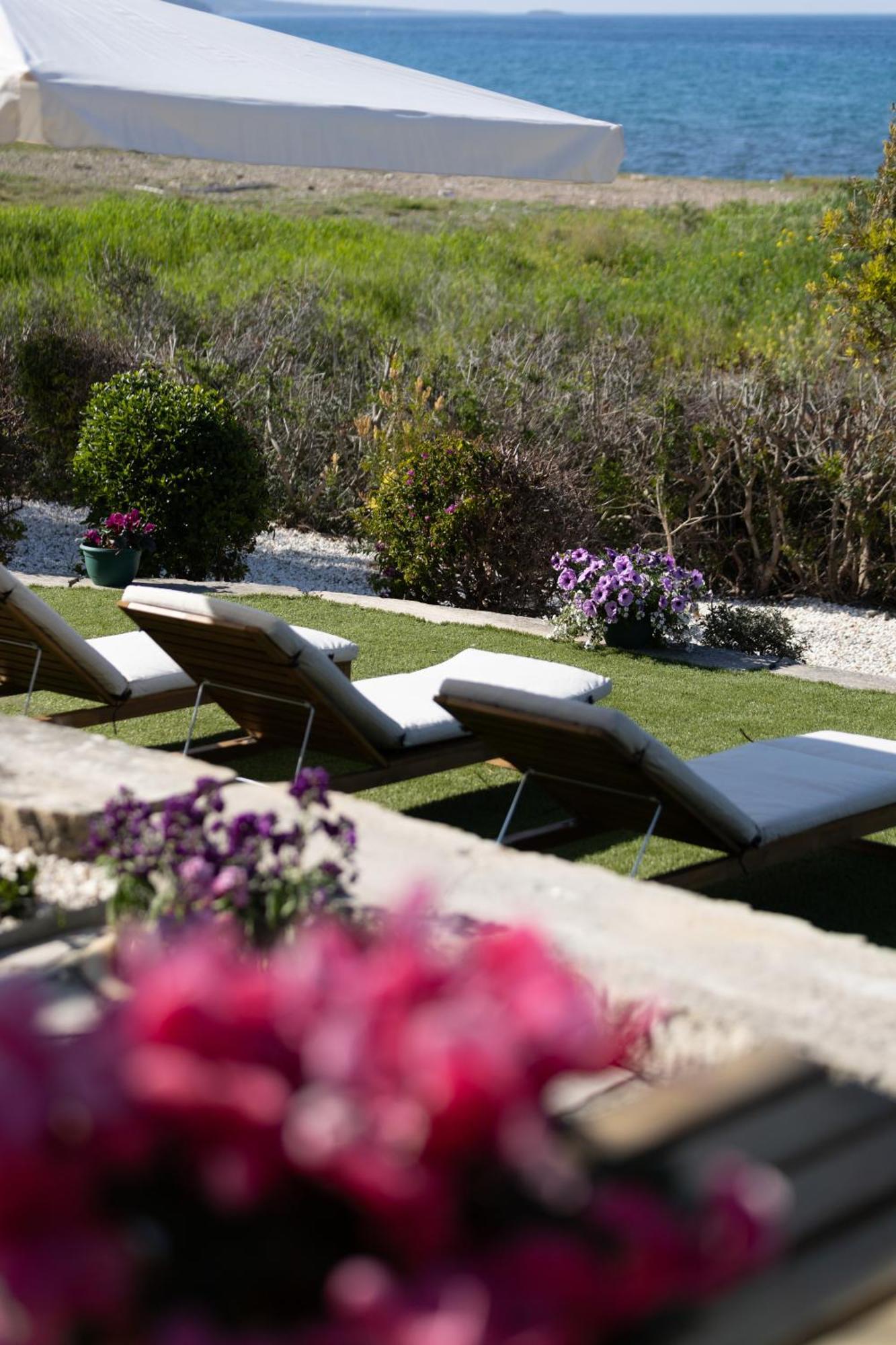 Villa Kallisti & - A Luxury Seaside Retreat *