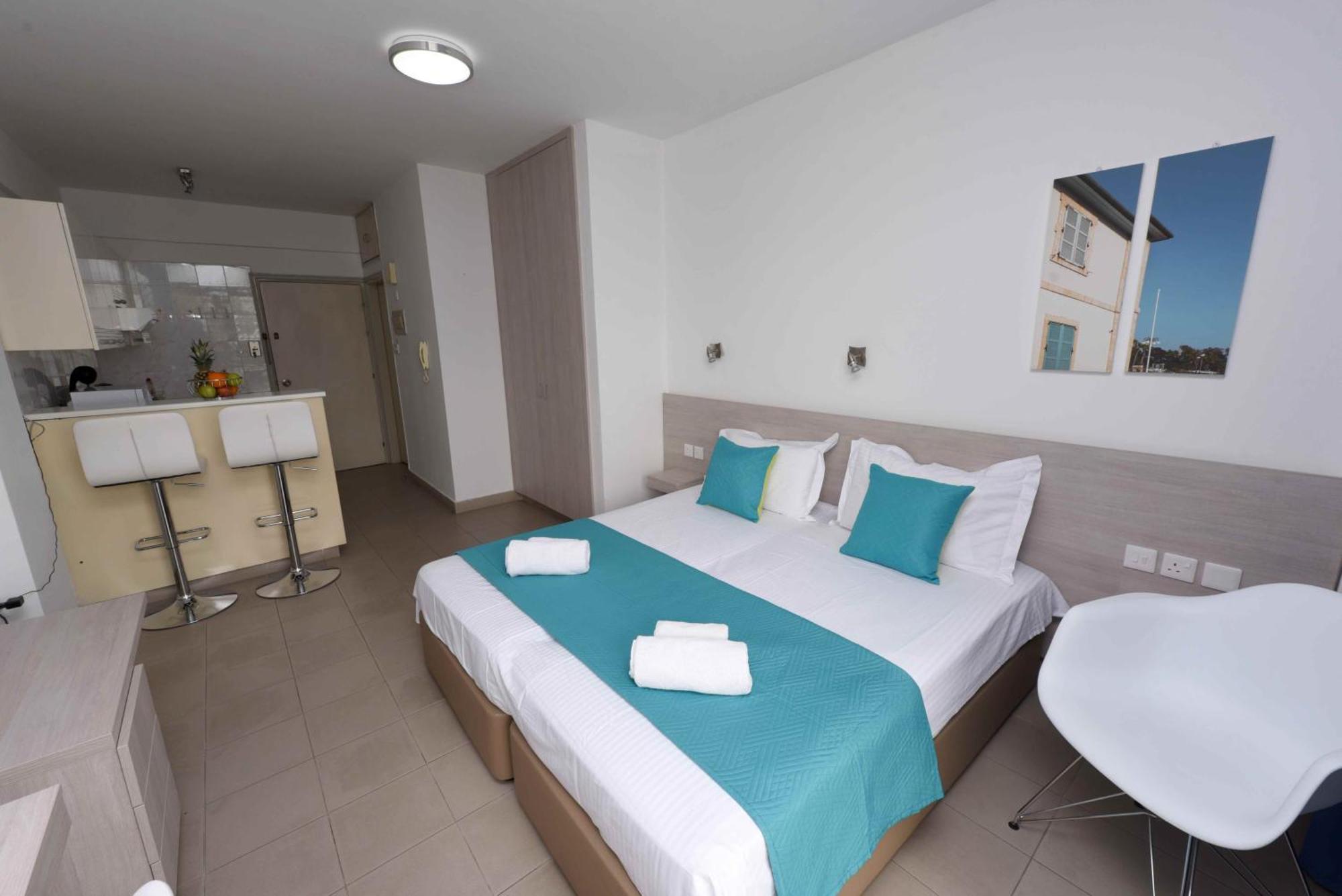 Finikoudes Sunrise Sea View Lux *