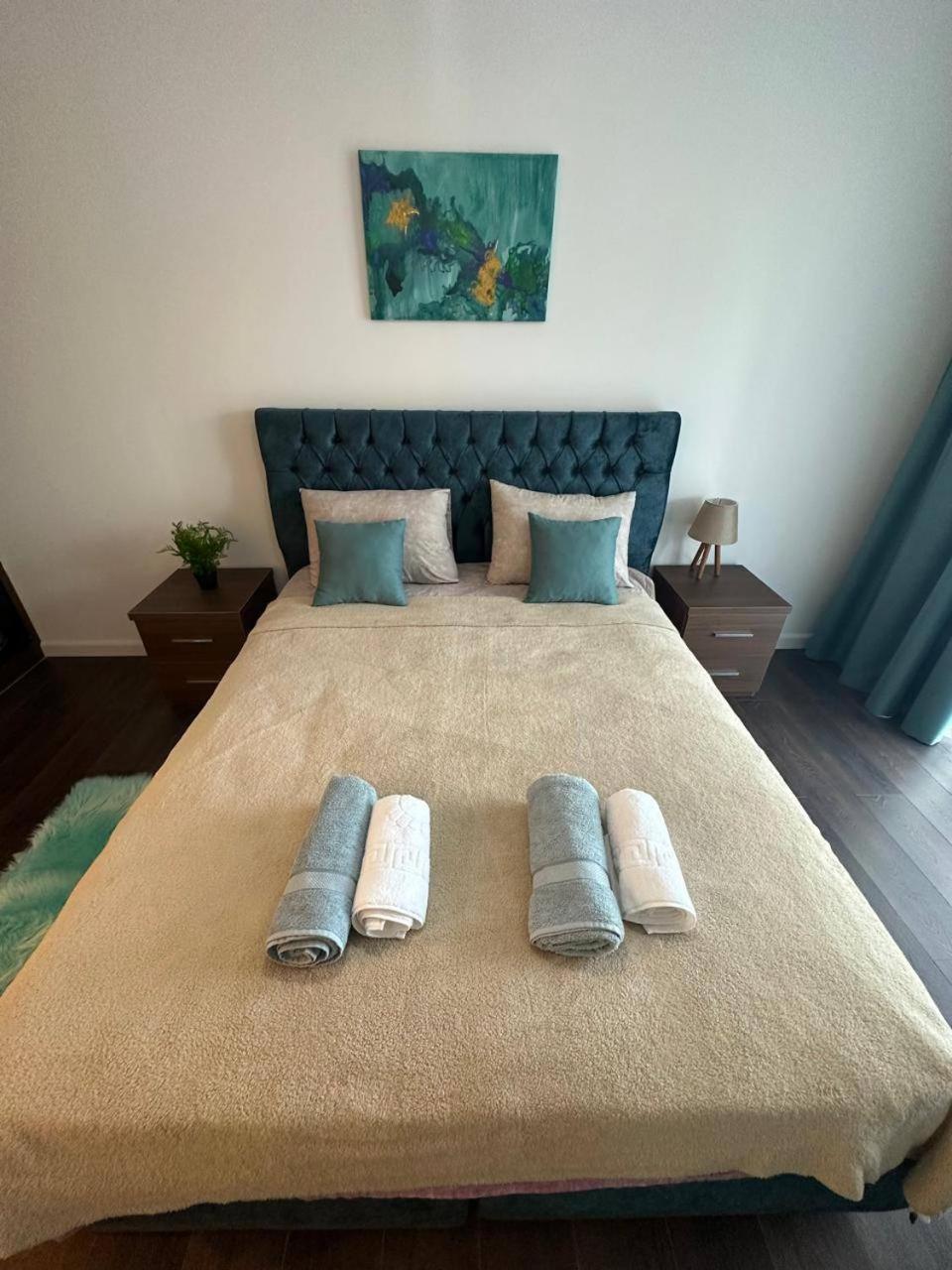 Big Lux 1bdr Grand Sapphire Apartment *
