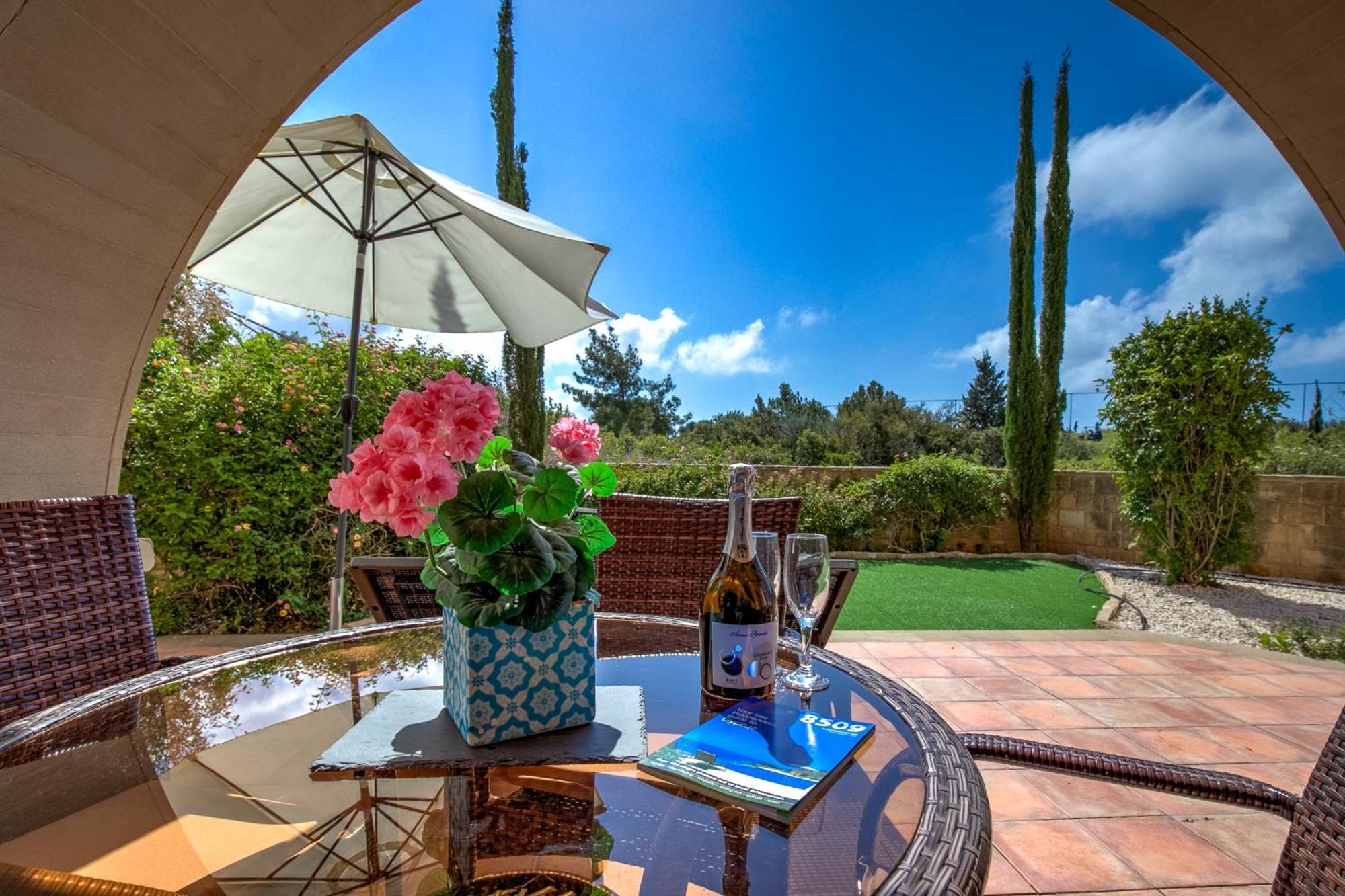 Apartment 2 Bedroom Artemis With Two Communal Pools, Aphrodite Hills
